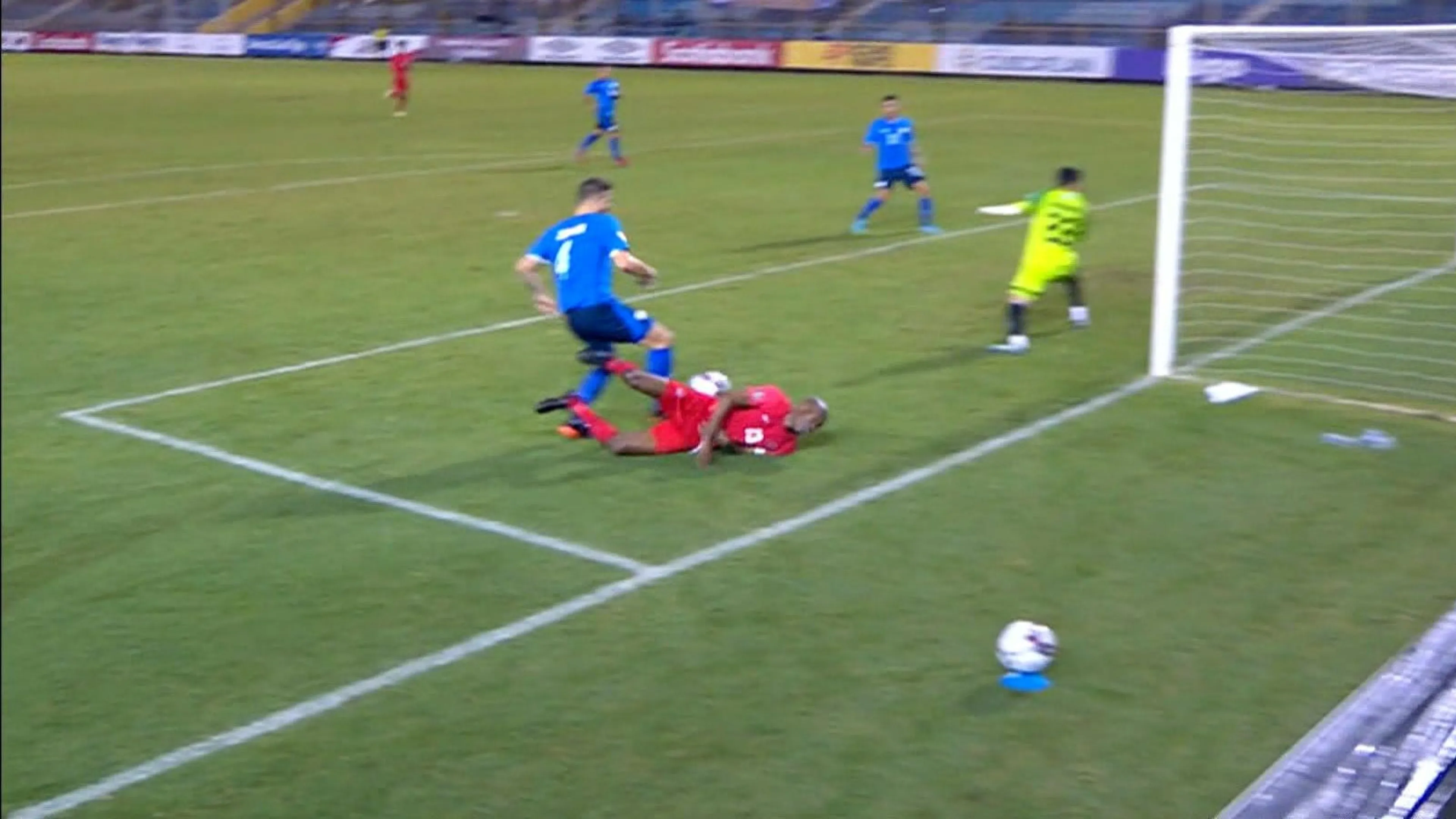 Copertina di La carambola perfetta: El Salvador-Canada ed il goal più bizzarro dell’anno (VIDEO)