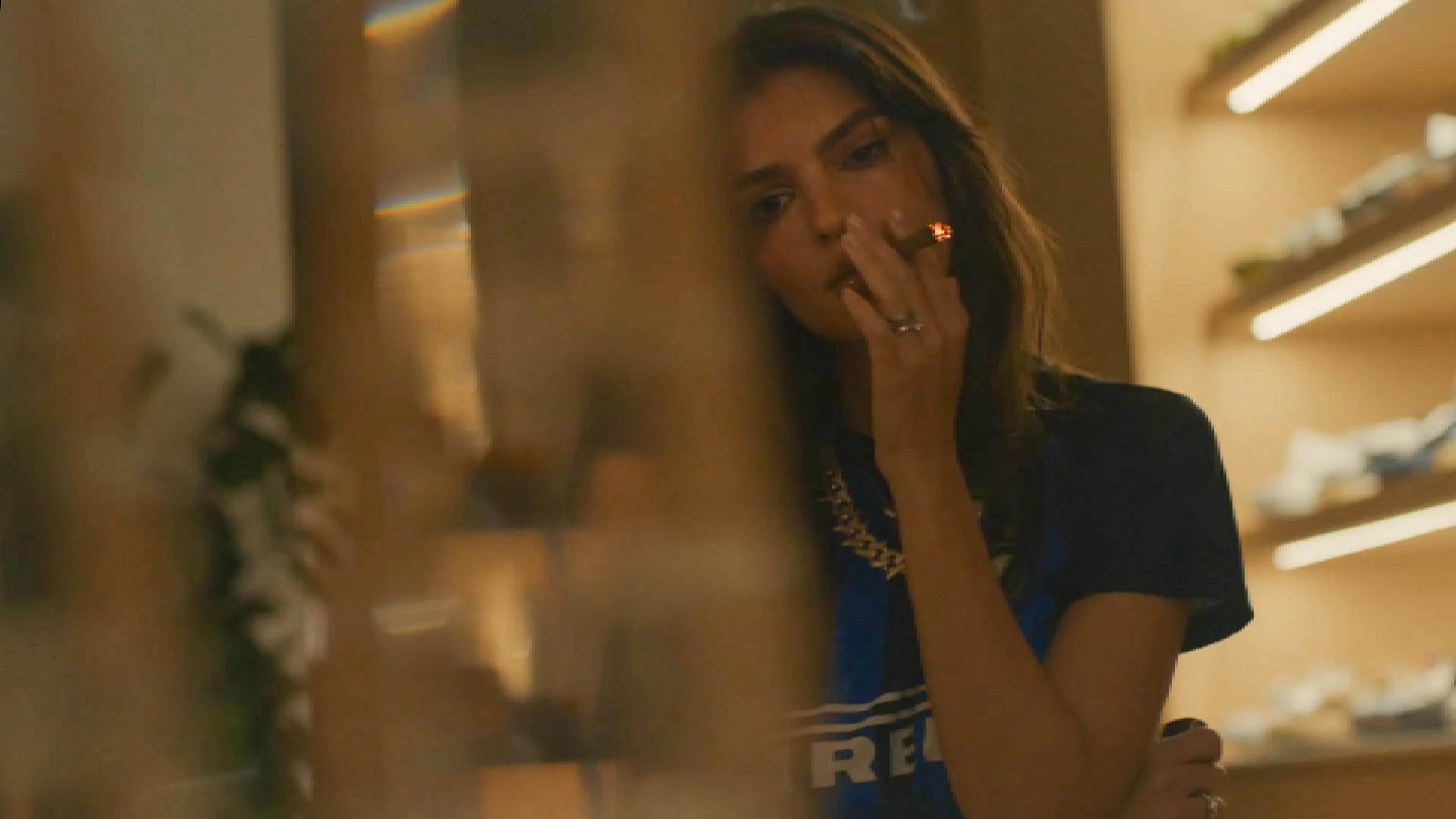 Copertina di Videoclip di Travis Scott, la top-model Emily Ratajkowski indossa la maglia... dell'Inter. Ma non è la sua prima squadra italiana (FOTO)