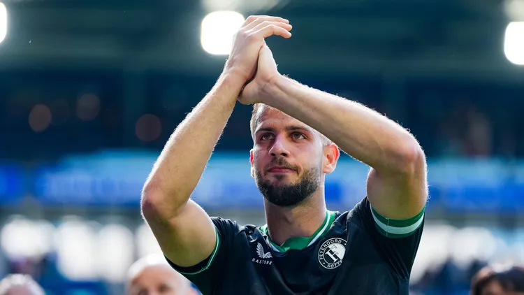 /images/e/r/e/eredivisie-sc-heerenveen-v-feyenoord-heerenveen-david-hancko-of-feyenoord-during-the-thirty-fourth-round-of-the-2024-2025-eredivisie-season-the-match-is-set-between-sc-heerenveen-and-feyenoord-at-abe-lenstra-stadion-on-18-may-2025-in-heerenveen-the-netherlands-copyright-xyannickxverhoevenxjpg_1752861660743.jpg
