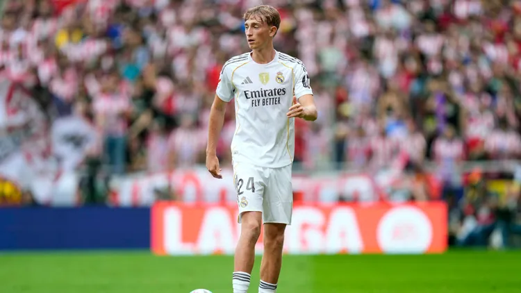 /images/e/s/p/esp-atletico-de-madrid-real-madrid-cf-la-liga-ea-sports-date-7-dean-huijsen-of-real-madrid-cf-during-the-la-liga-ea-sports-match-between-atletico-de-madrid-and-real-madrid-cf-played-at-riyadh-metropolitano-stadium-on-september-27-2025-in-madrid-kpng-copyright-xcesarxcebollax-xpressinx-ps240927atmrma2526423jpg_1759138377782.jpg