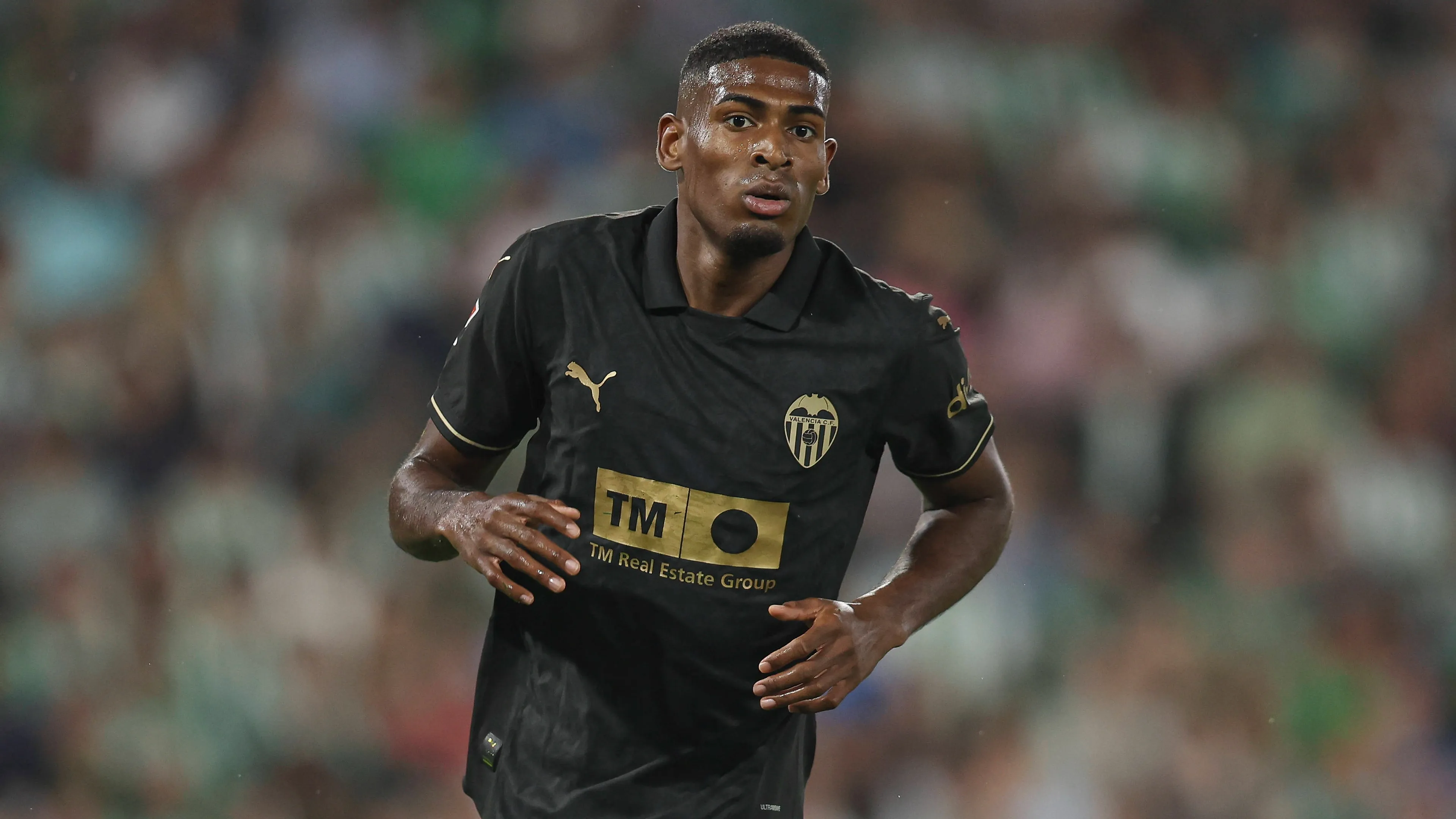 Copertina di ESP Real Betis Valencia CF LaLiga EA Sports date 38 Cristhian Mosquera of Valencia during the La Liga EA Sports match between Real Betis and Valencia CF played at Benito Villamarin Stadium on May 23 2025 in Sevilla Spain kpng Copyright xAntonioxPozox xPRESSINPHOTOx AP 240524 BET VAL 098