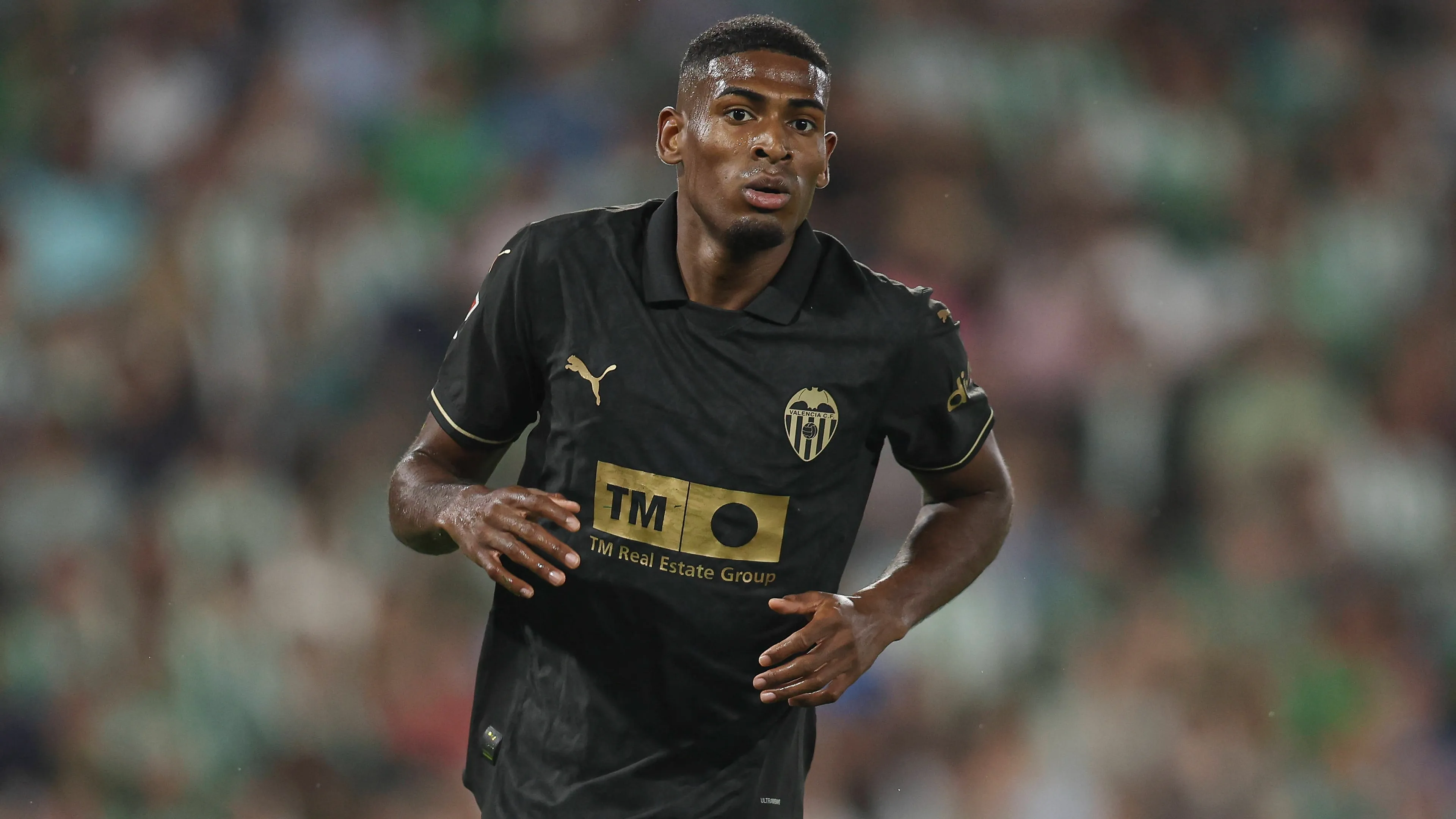 Calciomercato Inter, non solo Leoni in difesa: piace anche Mosquera del Valencia, ma serve una cessione