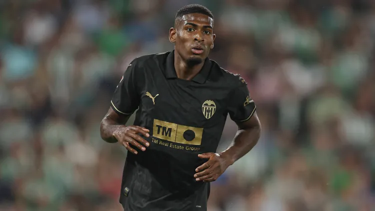 /images/e/s/p/esp-real-betis-valencia-cf-laliga-ea-sports-date-38-cristhian-mosquera-of-valencia-during-the-la-liga-ea-sports-match-between-real-betis-and-valencia-cf-played-at-benito-villamarin-stadium-on-may-23-2025-in-sevilla-spain-kpng-copyright-xantonioxpozox-xpressinphotox-ap240524betval098jpg_1750927536748.jpg