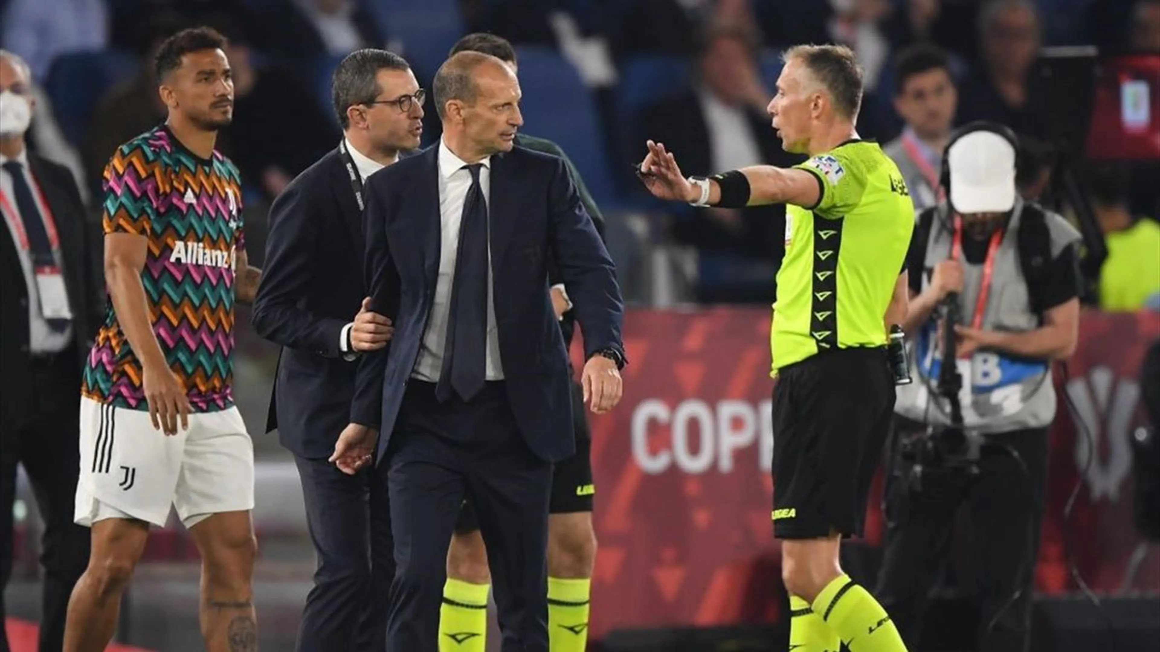 Copertina di Allegri e la “pedata da uno dell’Inter” che non c’è mai stata: un video mostra la verità