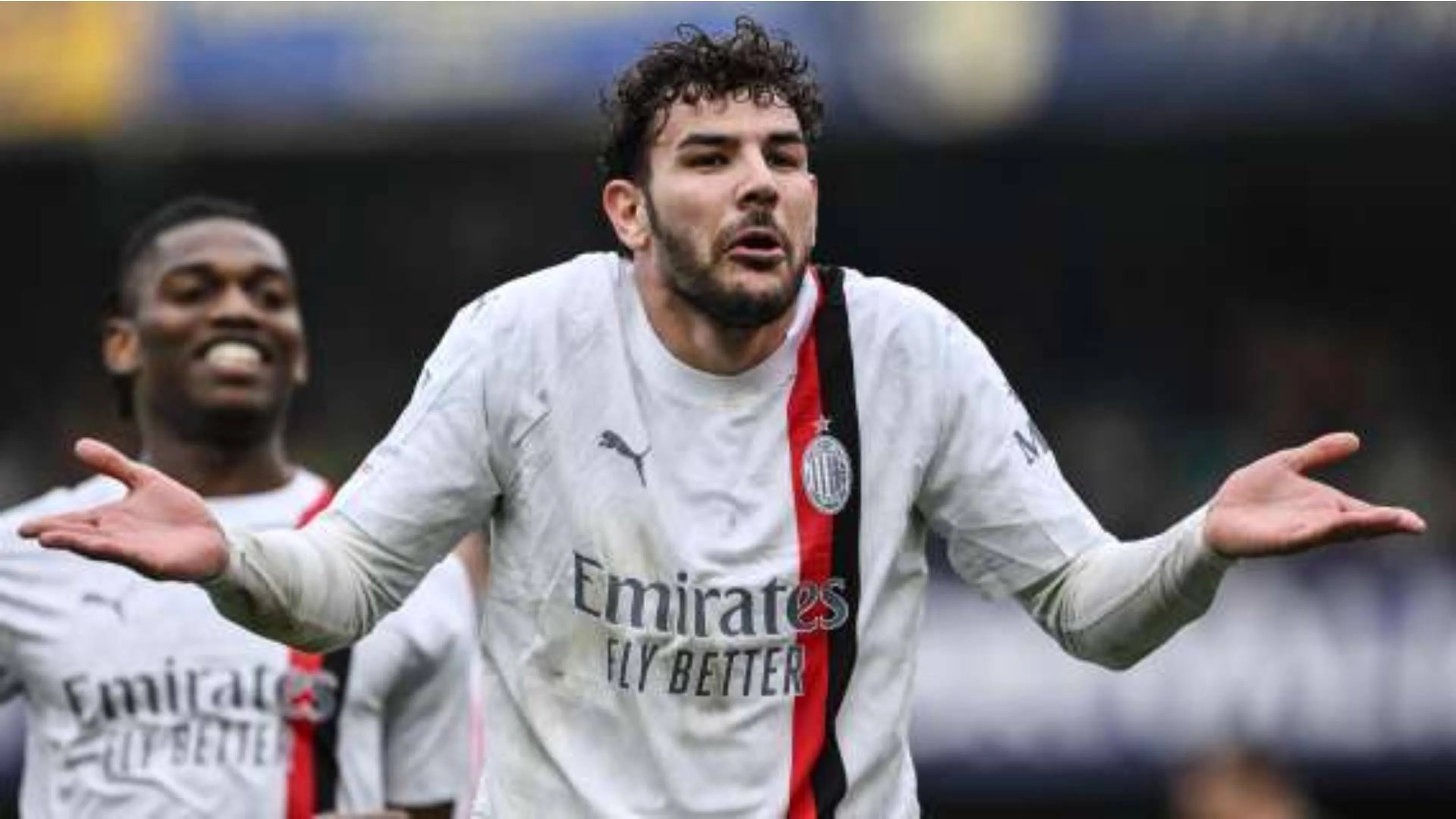 Copertina di "Ammonizione che sposta gli equilibri", il giallo di Theo fa discutere gli opinionisti di DAZN