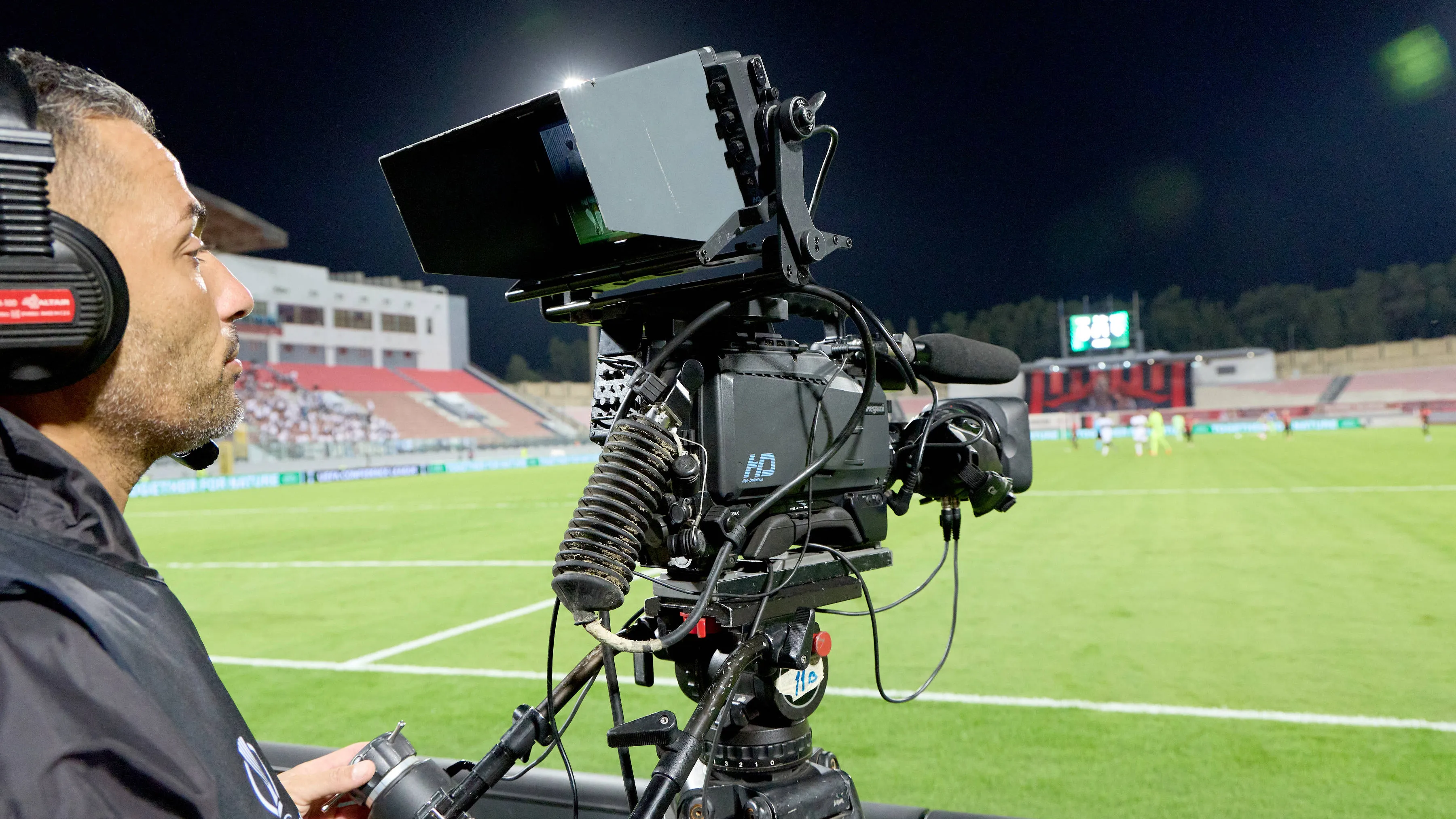 Immagini oscurate per uno sponsor