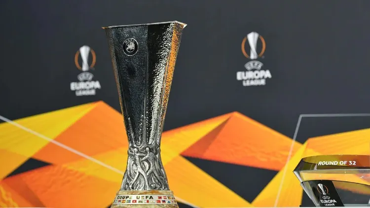 /images/e/u/r/europa-league-coppa.jpg