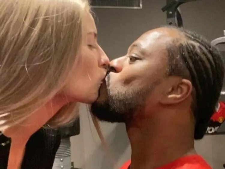 /images/e/v/r/evra-fidanzamento.jpg