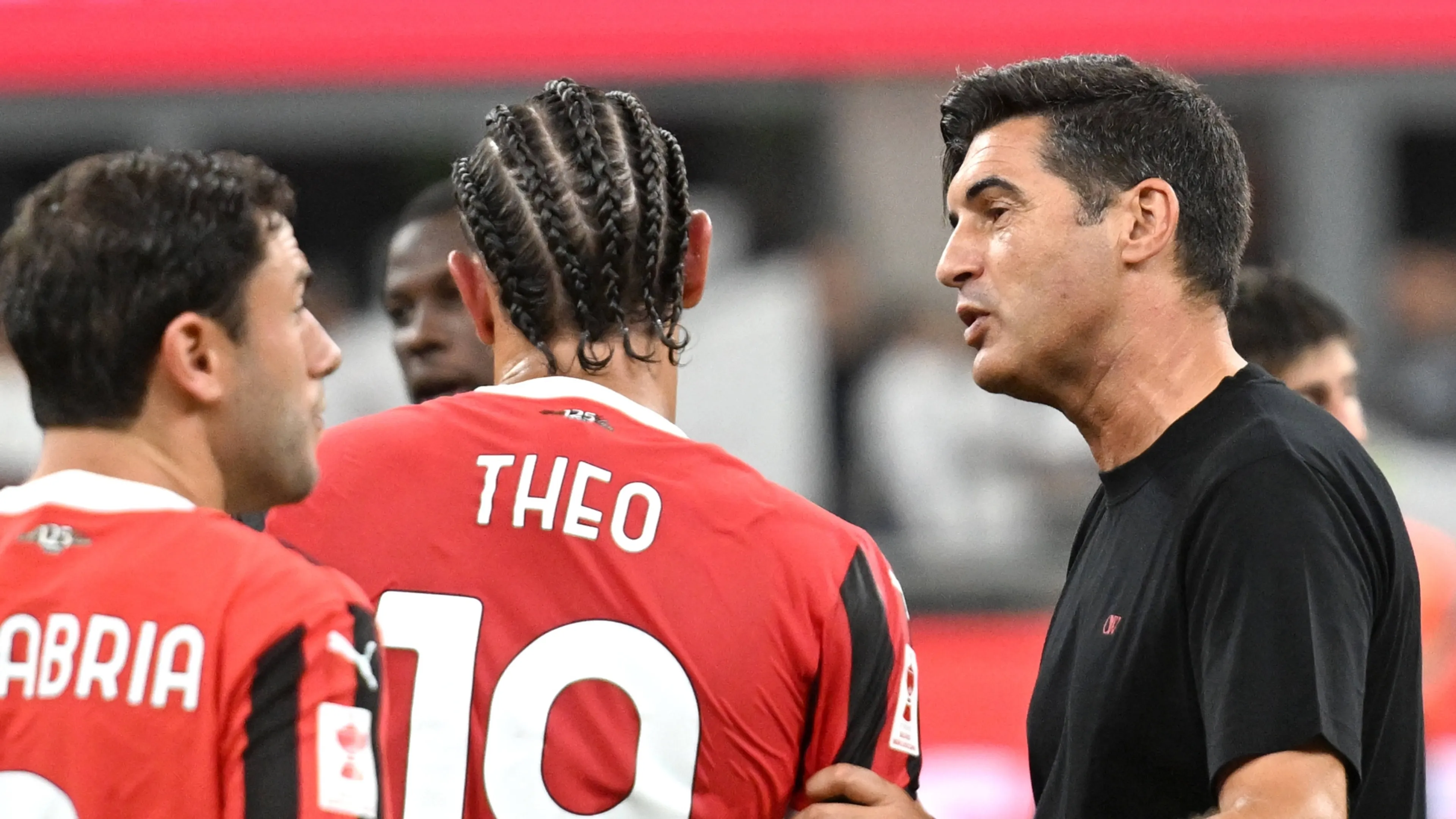 Copertina di Faccia a faccia a MIlanello tra Fonseca e Theo. La reazione del francese stupisce tutti