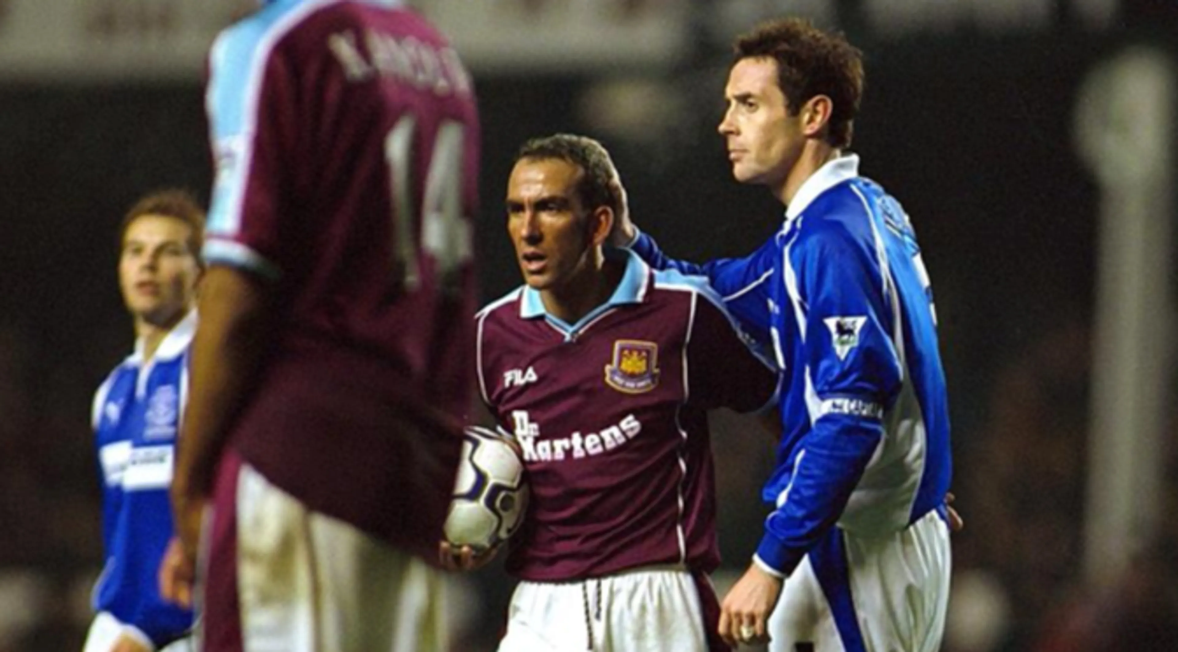 Copertina di Lo storico fair play di Di Canio. Redknapp: “Tutti quanti volevamo ucciderlo”