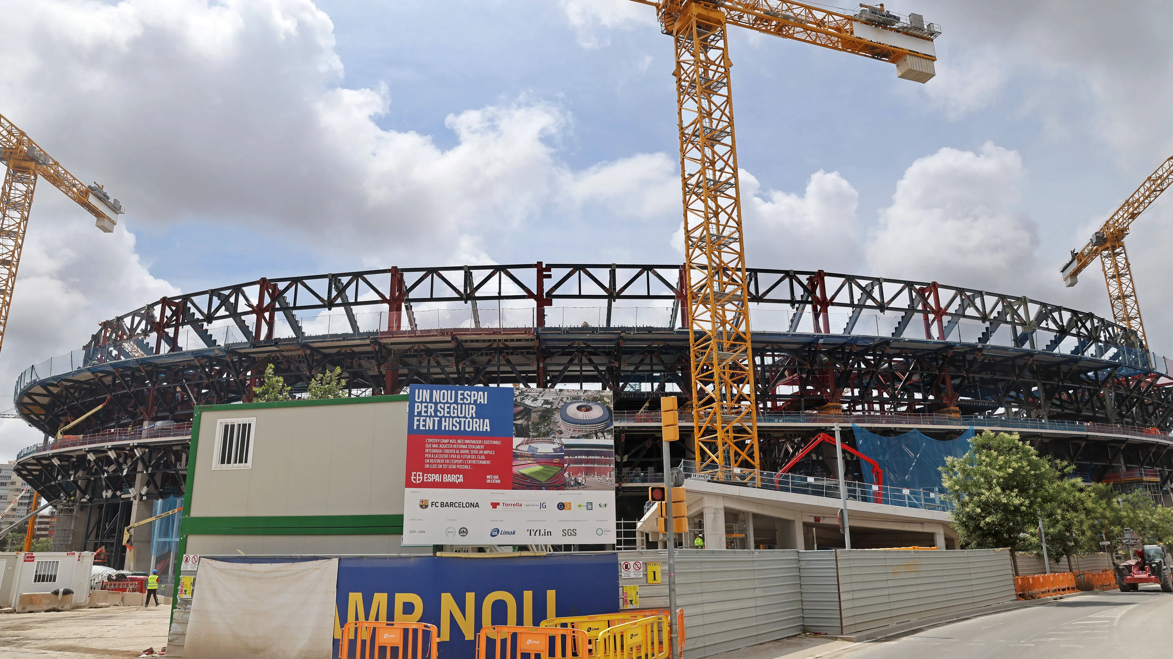Barcellona, slitta il ritorno al Camp Nou. Spunta una nuova data