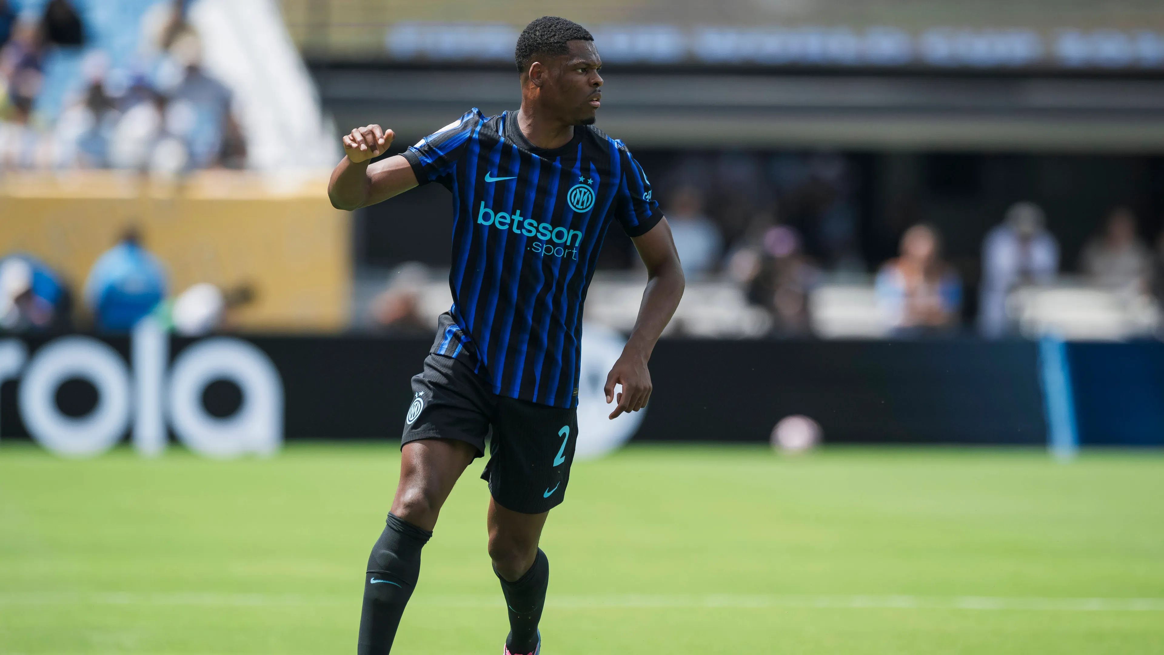 Manchester City punta Dumfries, l'Inter rischia di perdere il suo pilastro