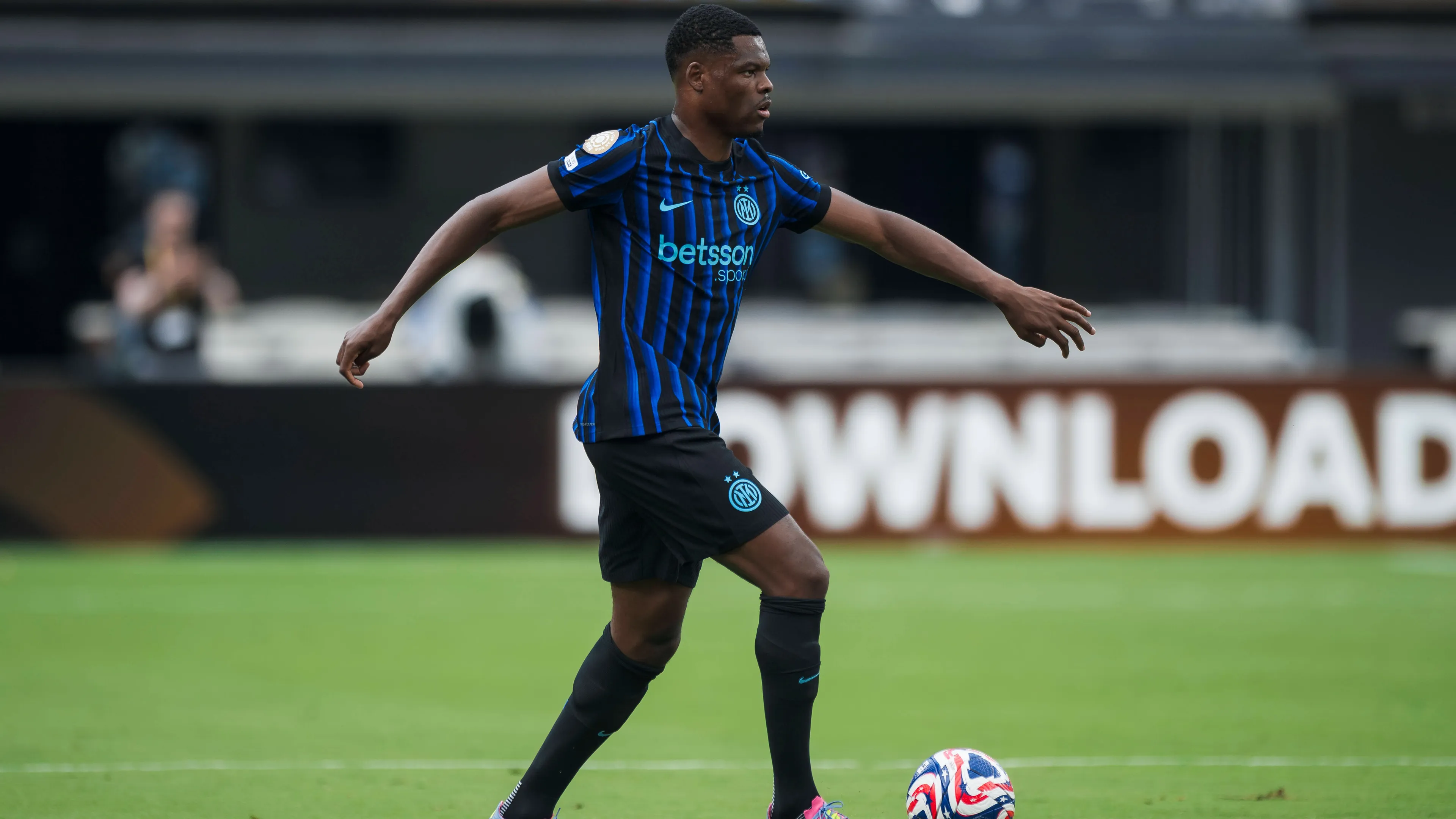 Calciomercato Inter, oggi scade la clausola di Dumfries: cosa succederà?