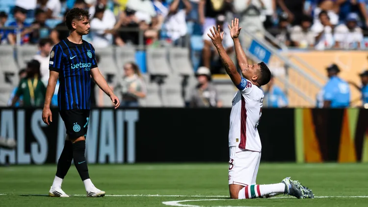 /images/f/c/-/fc-internazionale-v-fluminense-fc-fifa-club-world-cup-thiago-silva-of-fluminense-fc-celebrates-the-victory-following-the-final-whistle-of-the-fifa-club-world-cup-round-of-16-football-match-between-fc-internazionale-and-fluminense-fc-charlotte-united-states-copyright-xnicoloxcampoxjpg_1751352213589.jpg