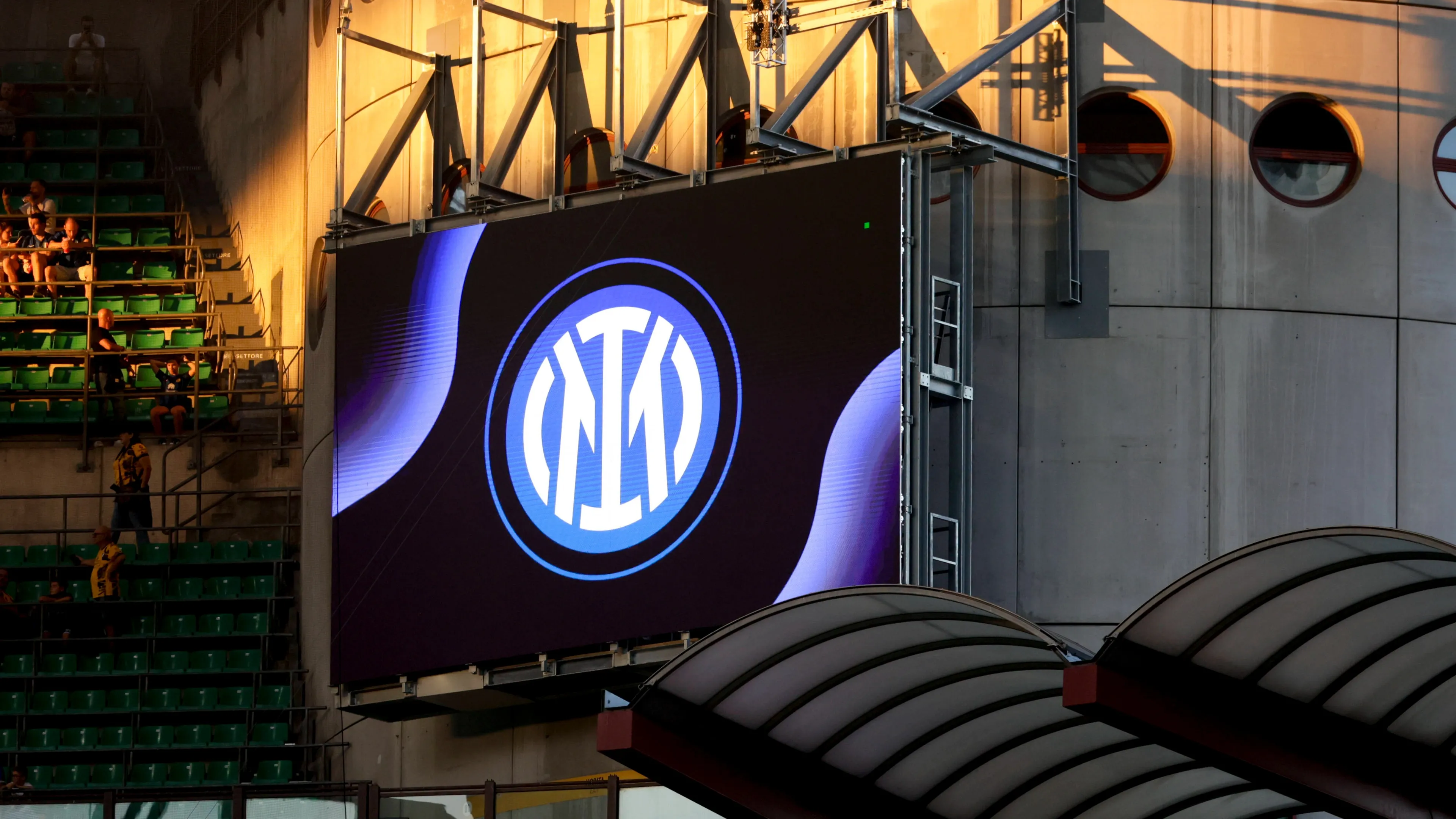 Spuntano già le prime immagini della nuova maglia dell'Inter: si torna indietro di un paio d'anni (FOTO)