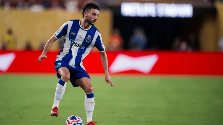 /images/f/c/-/fc-porto-v-al-ahly-fc-fifa-club-world-cup-joao-mario-of-fc-porto-in-action-during-the-fifa-club-world-cup-football-match-between-fc-porto-and-al-ahly-fc-east-rutherford-united-states-copyright-xnicoloxcampoxjpg_1753300450999.jpg