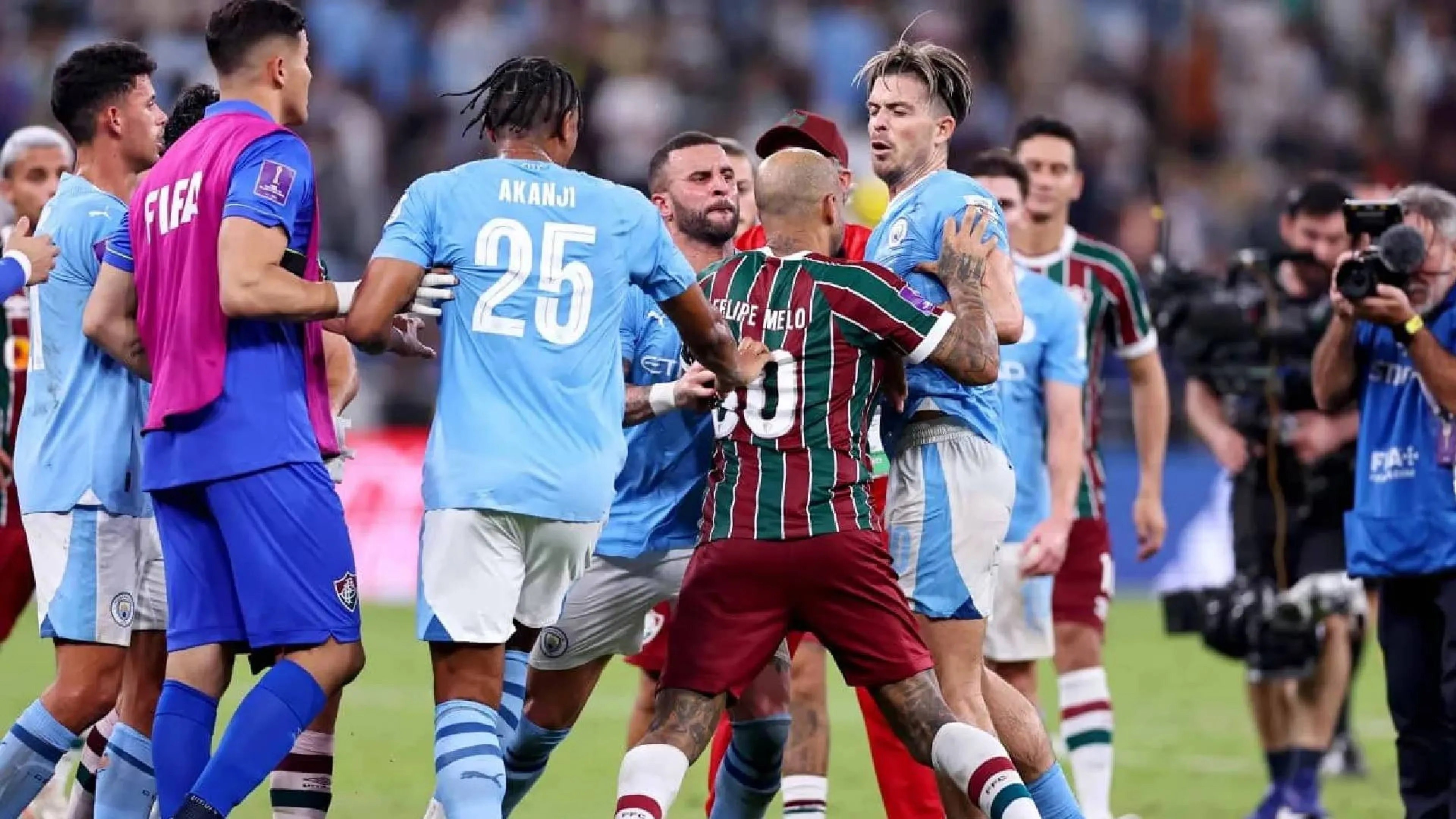 Copertina di La verità di Felipe Melo sulla rissa dopo la finale del Mondiale per Club: "Grealish ha mancato di rispetto!"