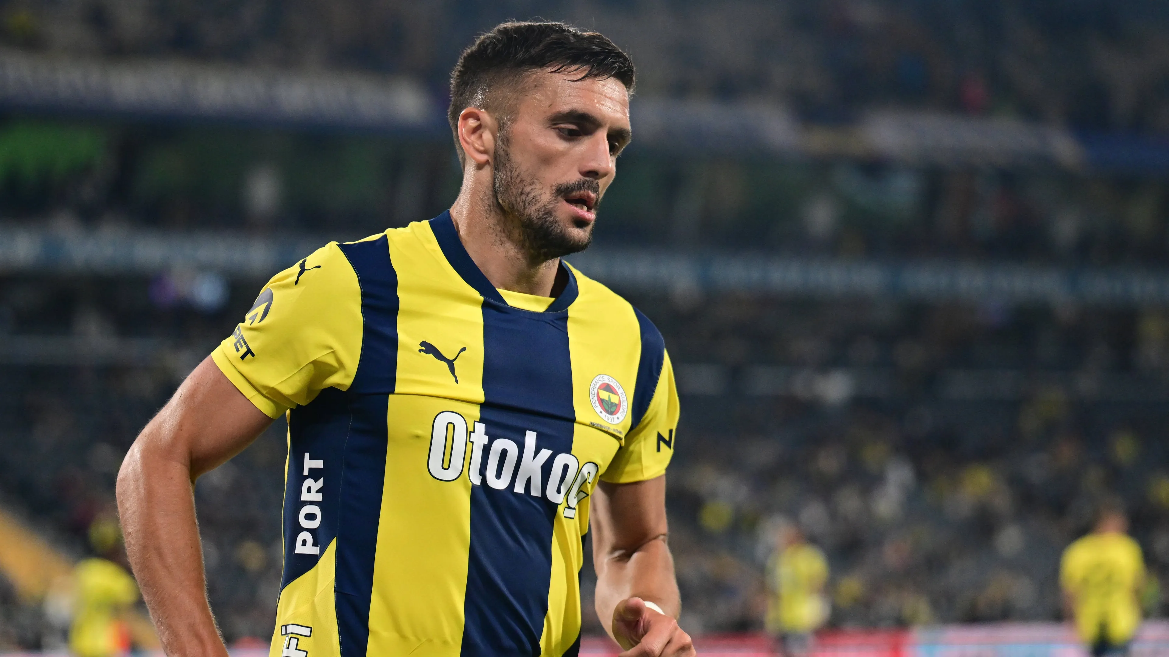 Tadic, addio al calcio europeo: nuova avventura negli Emirati Arabi