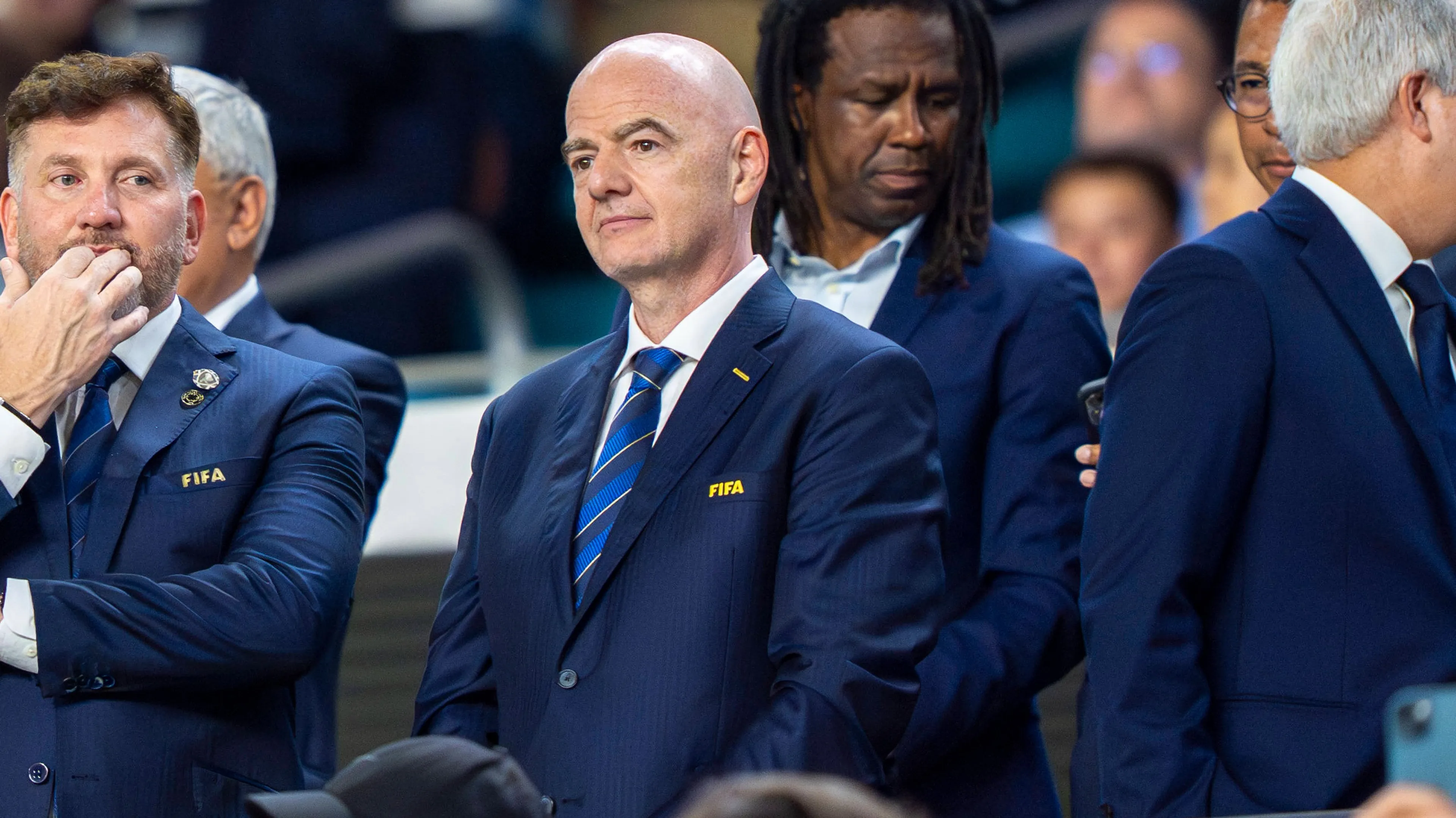 Storica class action contro la FIFA, migliaia di giocatori chiedono un risarcimento multimiliardario: il motivo