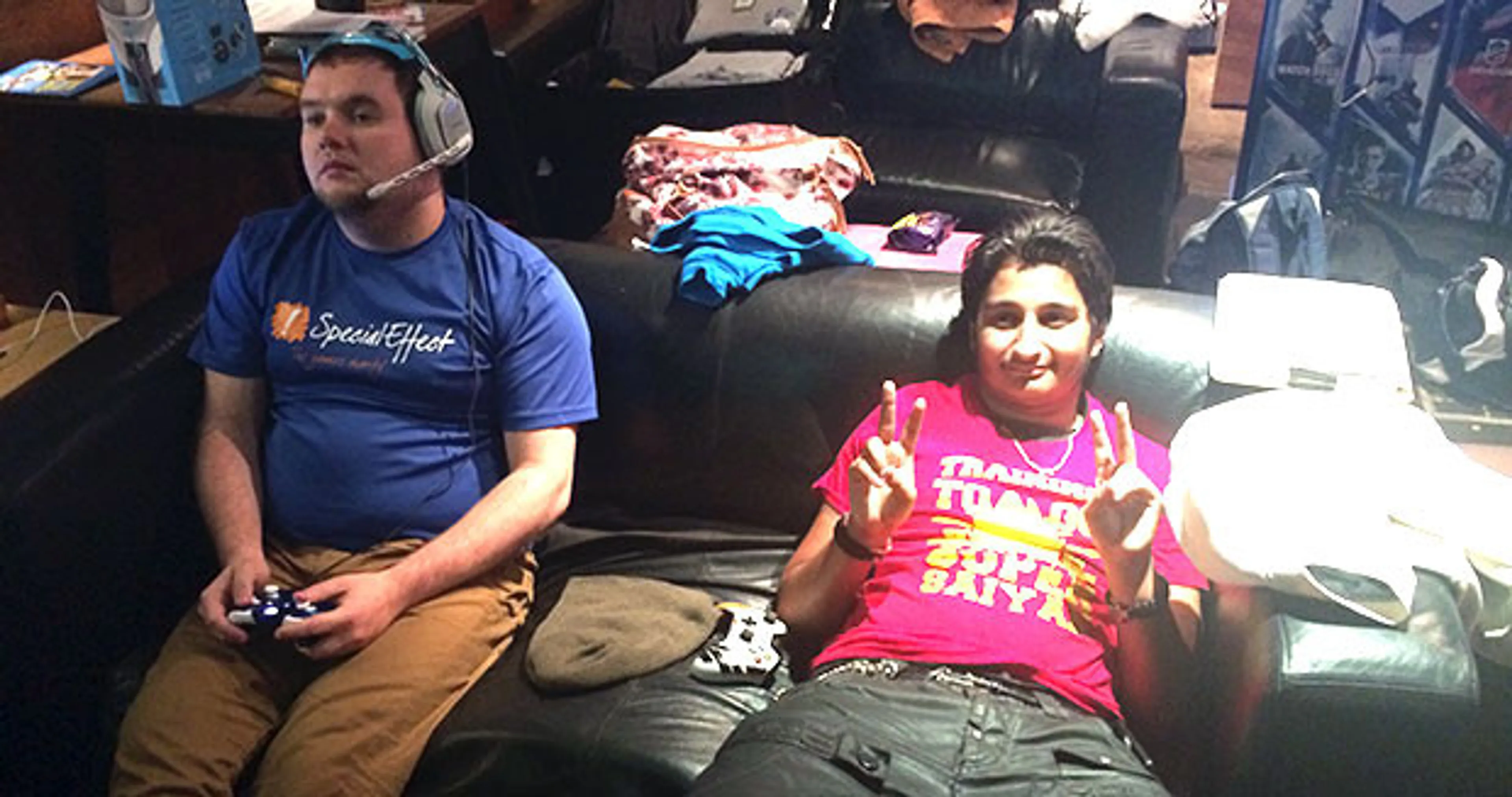 Copertina di Inglese batte il Guinness world record per la più lunga maratona di FIFA. Oltre due giorni senza fermarsi…