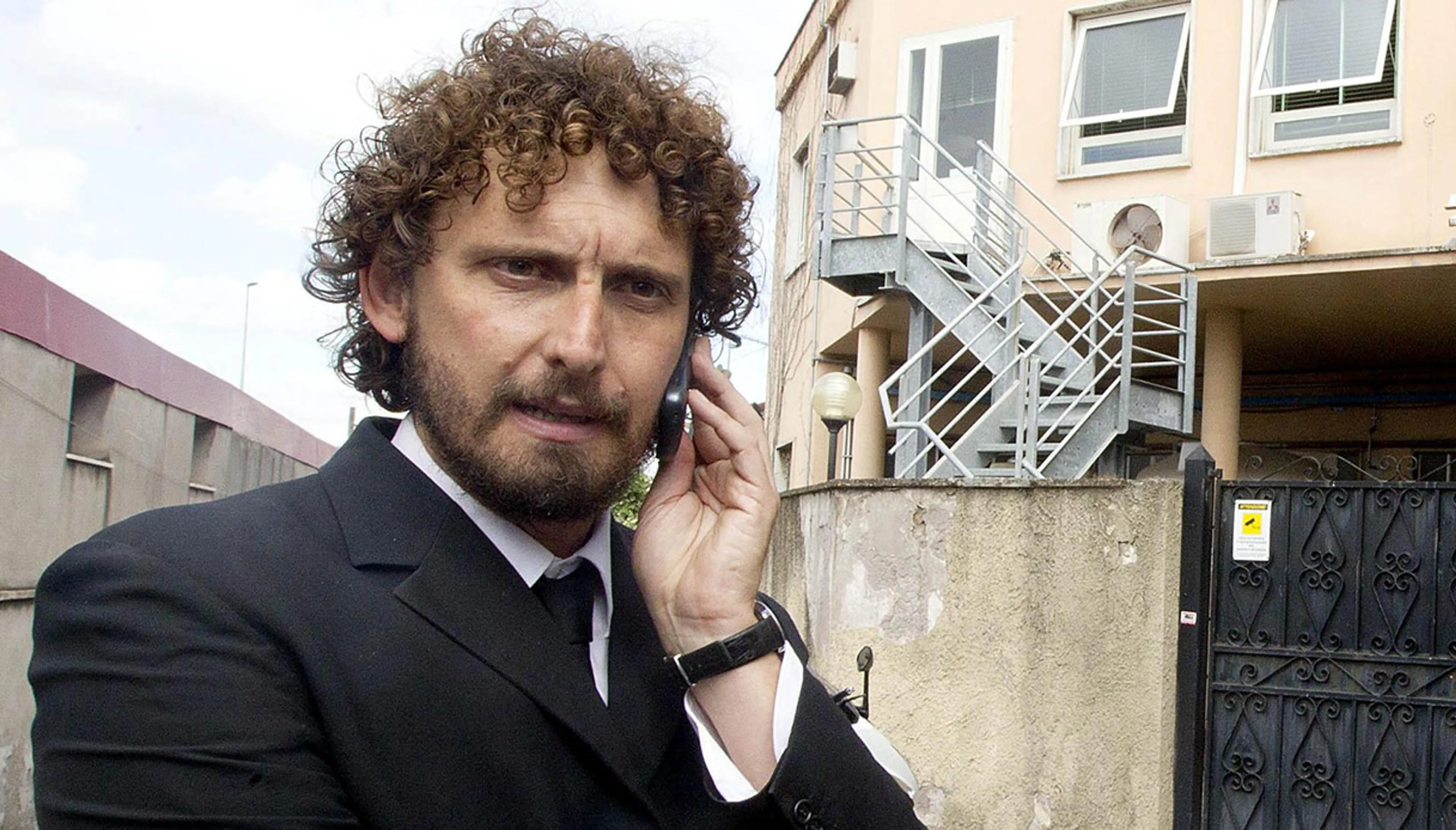 Copertina di Filippo Roma delle Iene nell'occhio del ciclone. Followers sbigottiti da un suo presunto post sulla Roma