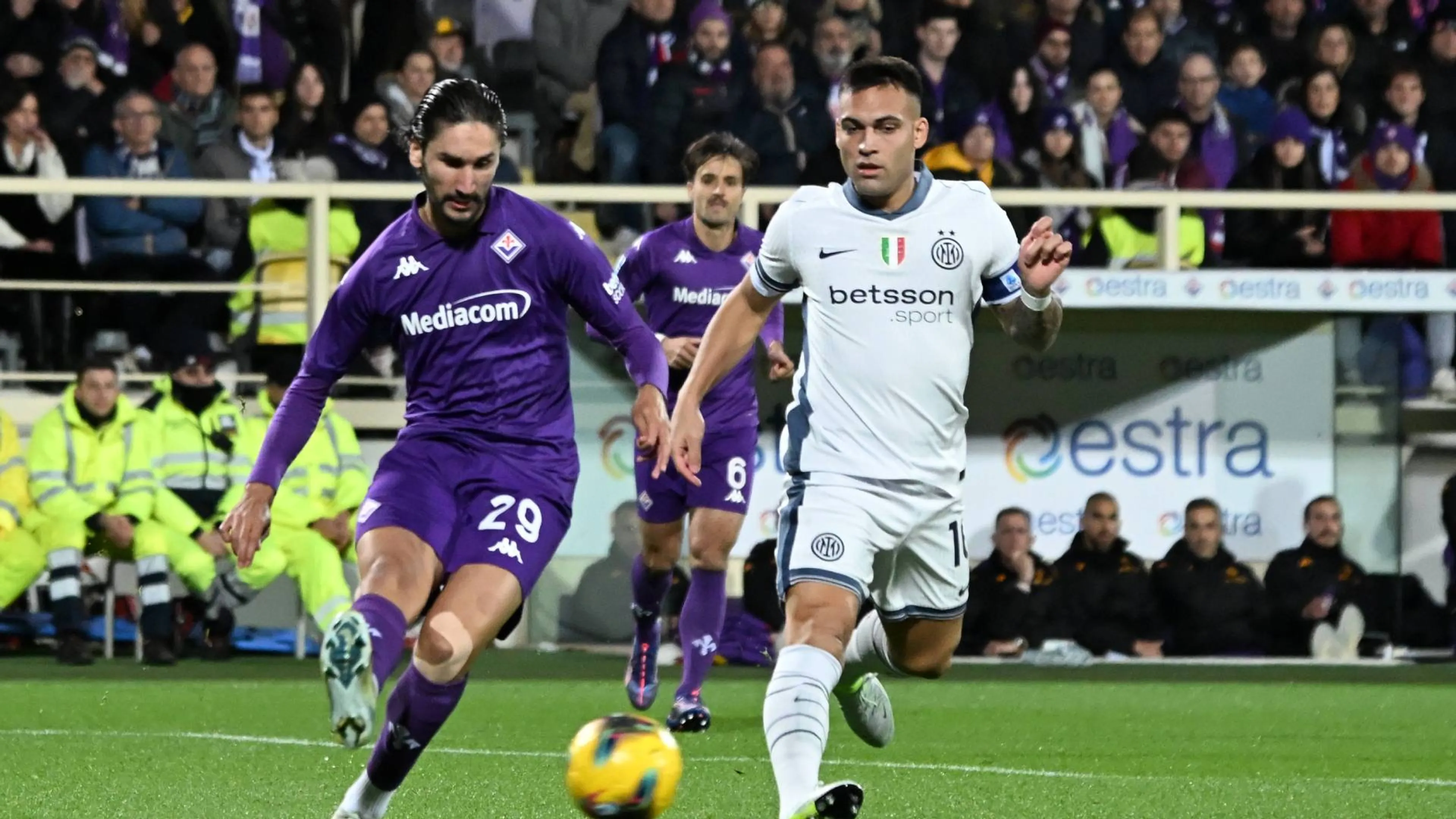 Copertina di Fiorentina-Inter (recupero 14ª giornata): chi può giocare e chi no. Cosa dice il regolamento della Serie A?