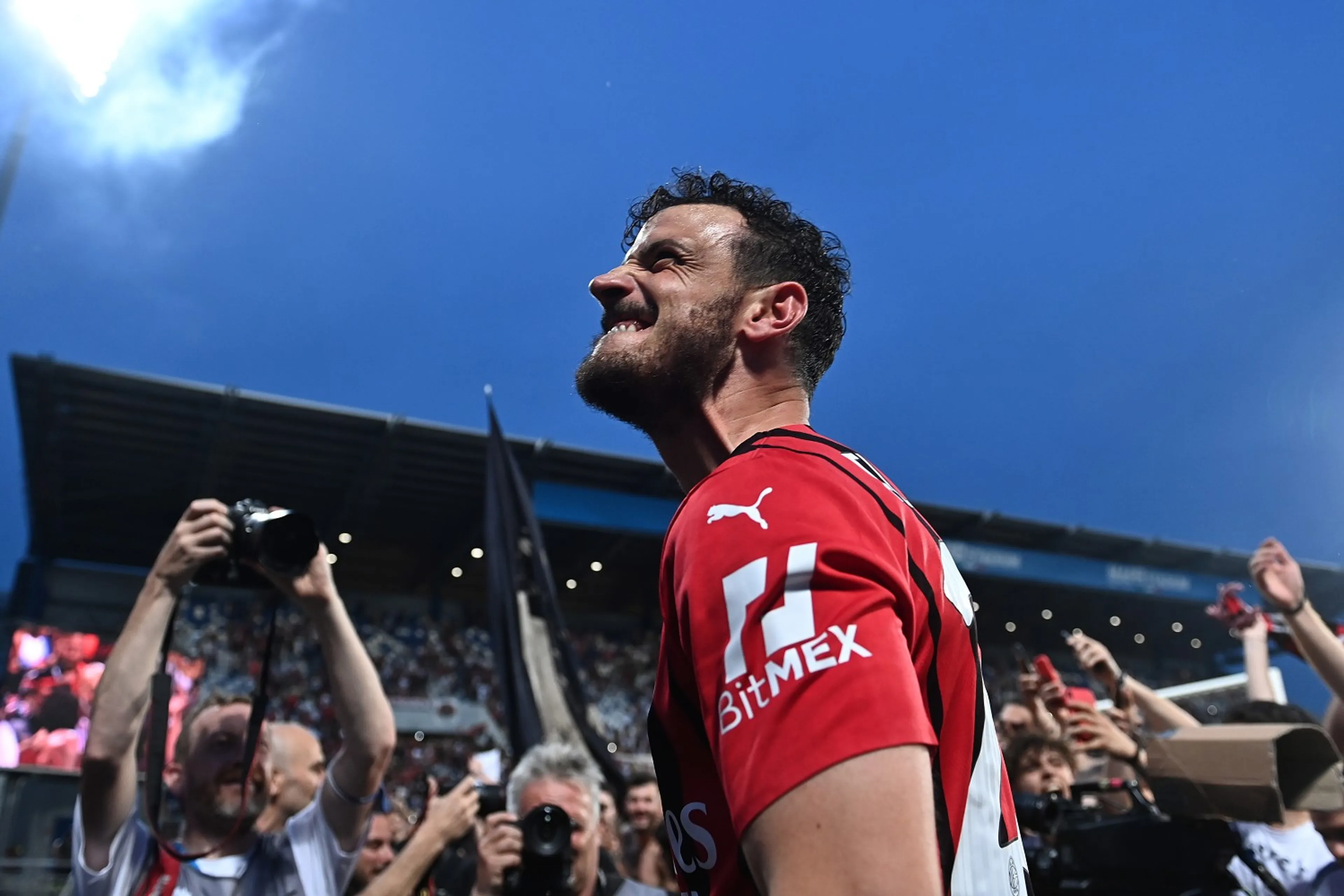 Copertina di Florenzi vede solo rossonero: “La Roma è il passato, ho voltato pagina”