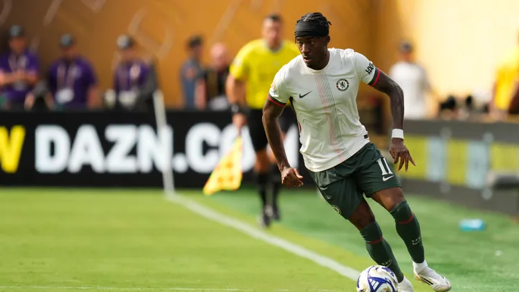 /images/f/l/u/fluminense-fc-v-chelsea-fc-semi-final-fifa-club-world-cup-2025-noni-madueke-right-winger-of-chelsea-and-england-during-the-fifa-club-world-cup-2025-semi-final-match-between-fluminense-fc-and-chelsea-fc-at-metlife-stadium-on-july-8-2025-in-east-rutherford-united-states-east-rutherford-nj-united-states-copyright-xjosexbretonx-originalfilenamebretonhernandez-fluminen250708npgdtjpgjpg_1752252105581.jpg