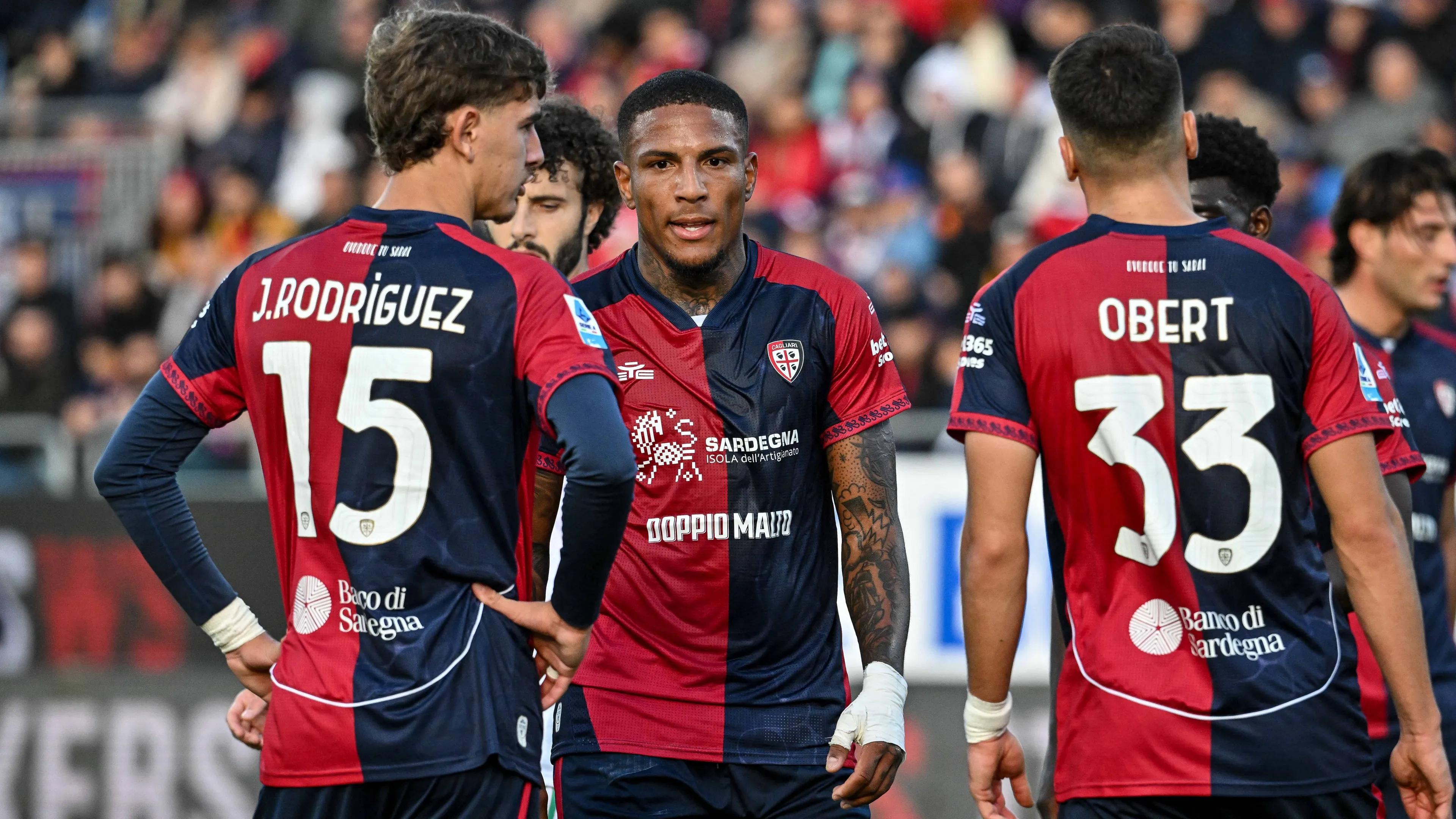 Cagliari-Roma, offese gravissime di Folorunsho alla madre di Hermoso: non scatta la rissa per un pelo!