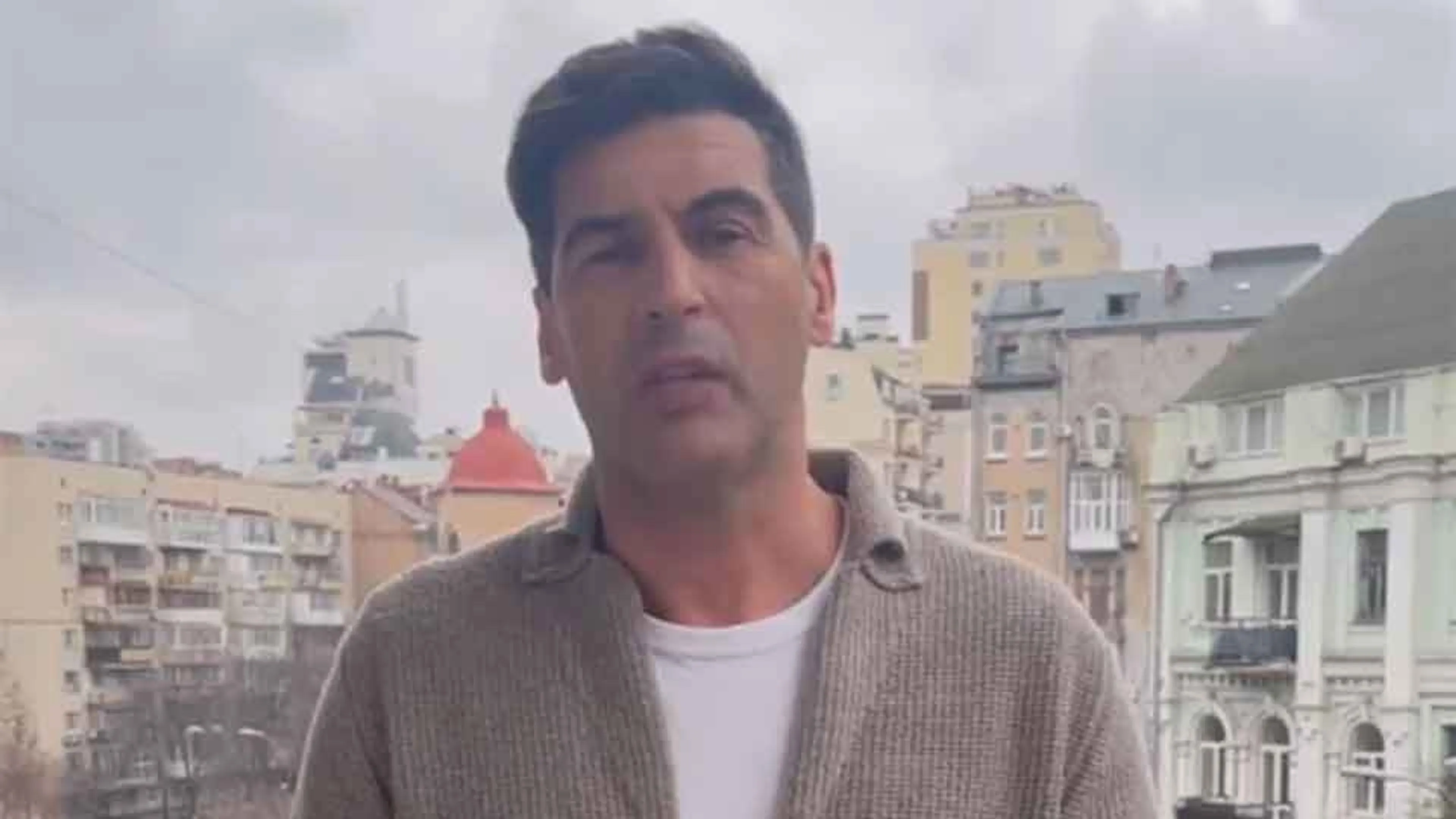 Copertina di Fonseca racconta la pericolosa fuga dall’ucraina: “30 ore senza fermarsi mai. Mia moglie ancora piange…”