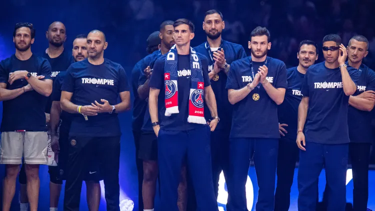 /images/f/o/o/football-celebration-du-titre-de-champions-deurope-du-paris-sg-01-06-2025-fabian-ruiz-parisfrance-copyright-xbaptistexautissierxjpg_1749036175850.jpg
