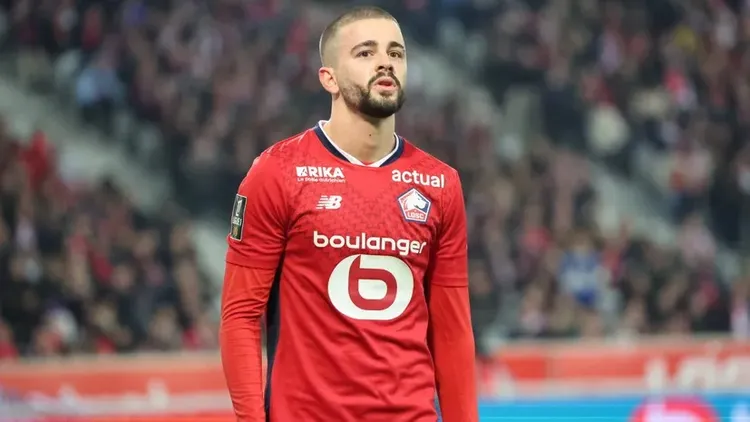Zhegrova con la maglia del Lille