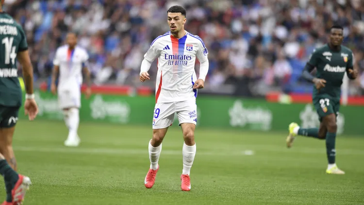 /images/f/o/o/football-olympique-lyonnais-vs-rc-lens-ligue-1-04-05-2025-georges-mikautadze-of-lyon-during-the-french-l1-football-match-between-olympique-lyonnais-and-rc-lens-at-the-groupama-stadium-in-decines-charpieu-lyon-france-on-may-04-2025-copyright-xmouradallilixjpg_1752596294921.jpg