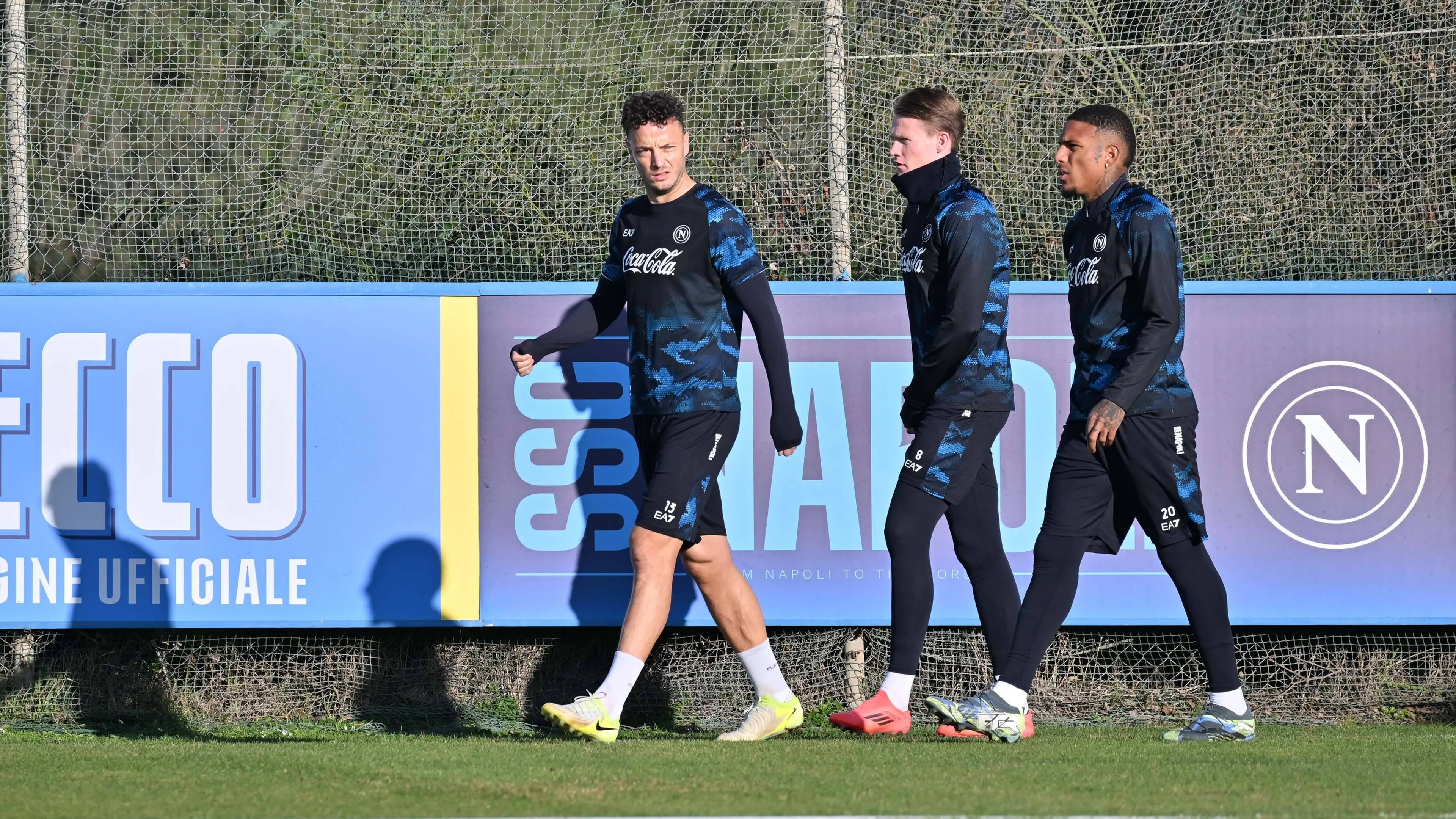 Calciomercato Napoli, non solo Osimhen: previste le uscite di Lindstrom, Folorunsho e Ngonge