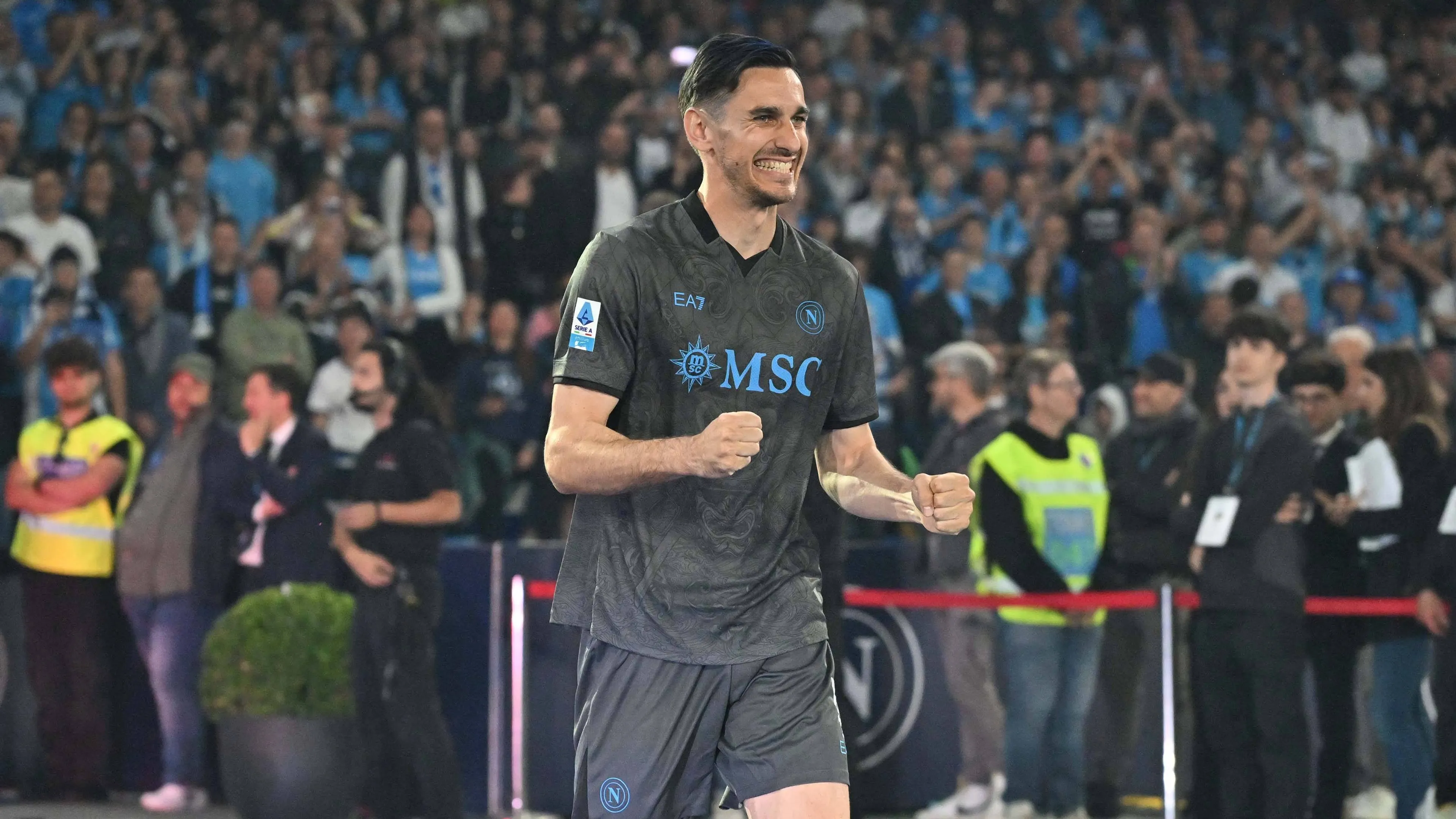 ufficiale rinnovo Meret Napoli