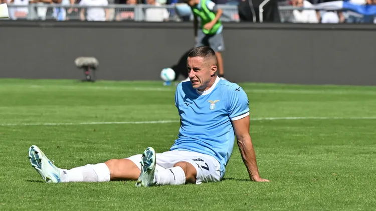/images/f/o/t/foto-ipp-roberto-ramaccia-roma-21-9-2025-campionato-di-calcio-serie-a-2025-2026-lazio-vs-roma-nella-foto-adam-marusic-deluso-per-la-sconfitta-italy-photo-press-world-copyright-roma-italy-italia-italy-copyright-xr4924italyphotopressxjpg_1759174366186.jpg