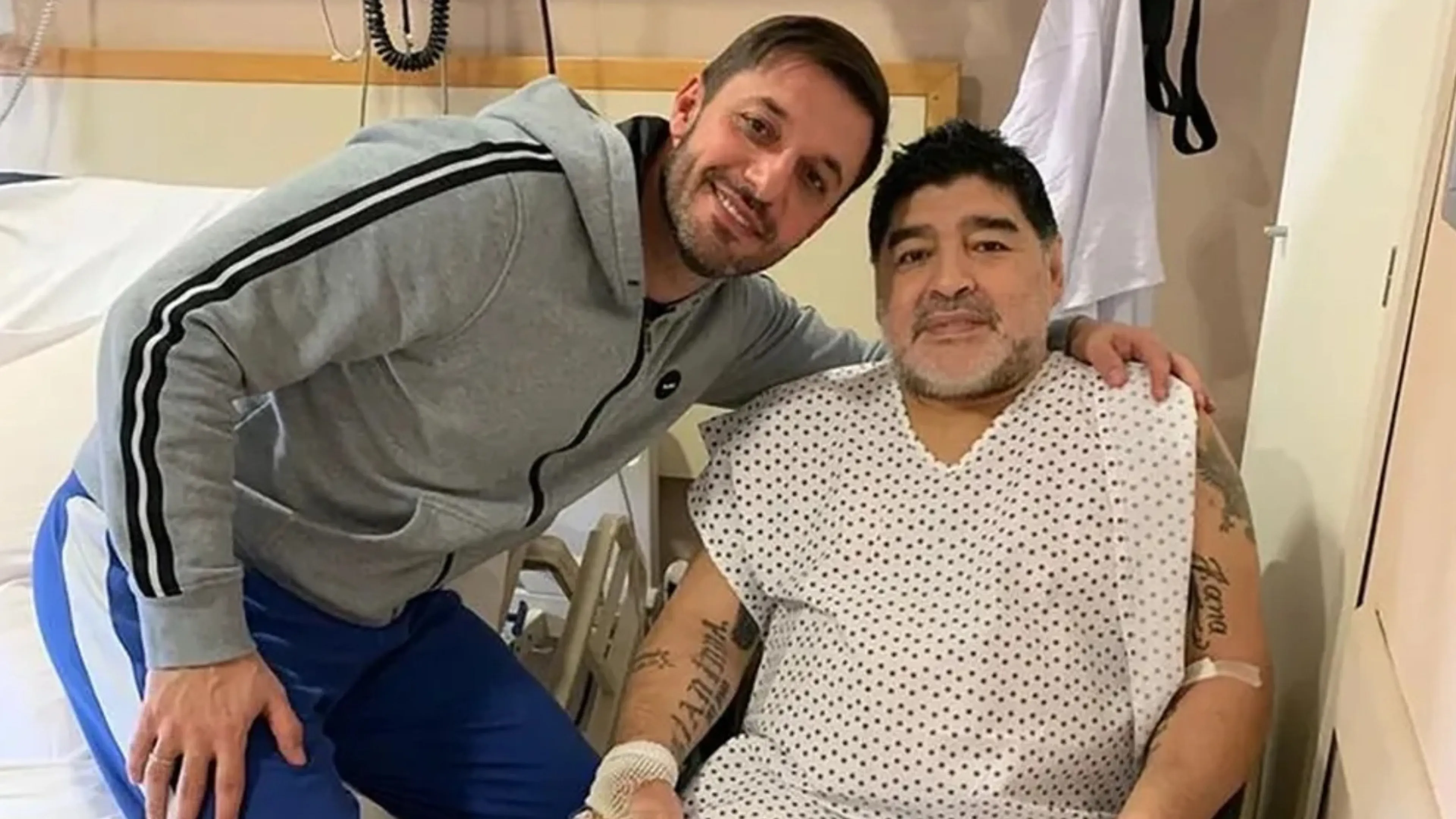 "Lo avete ucciso!", il pm mostra l'ultima foto choc di Maradona (VIDEO)