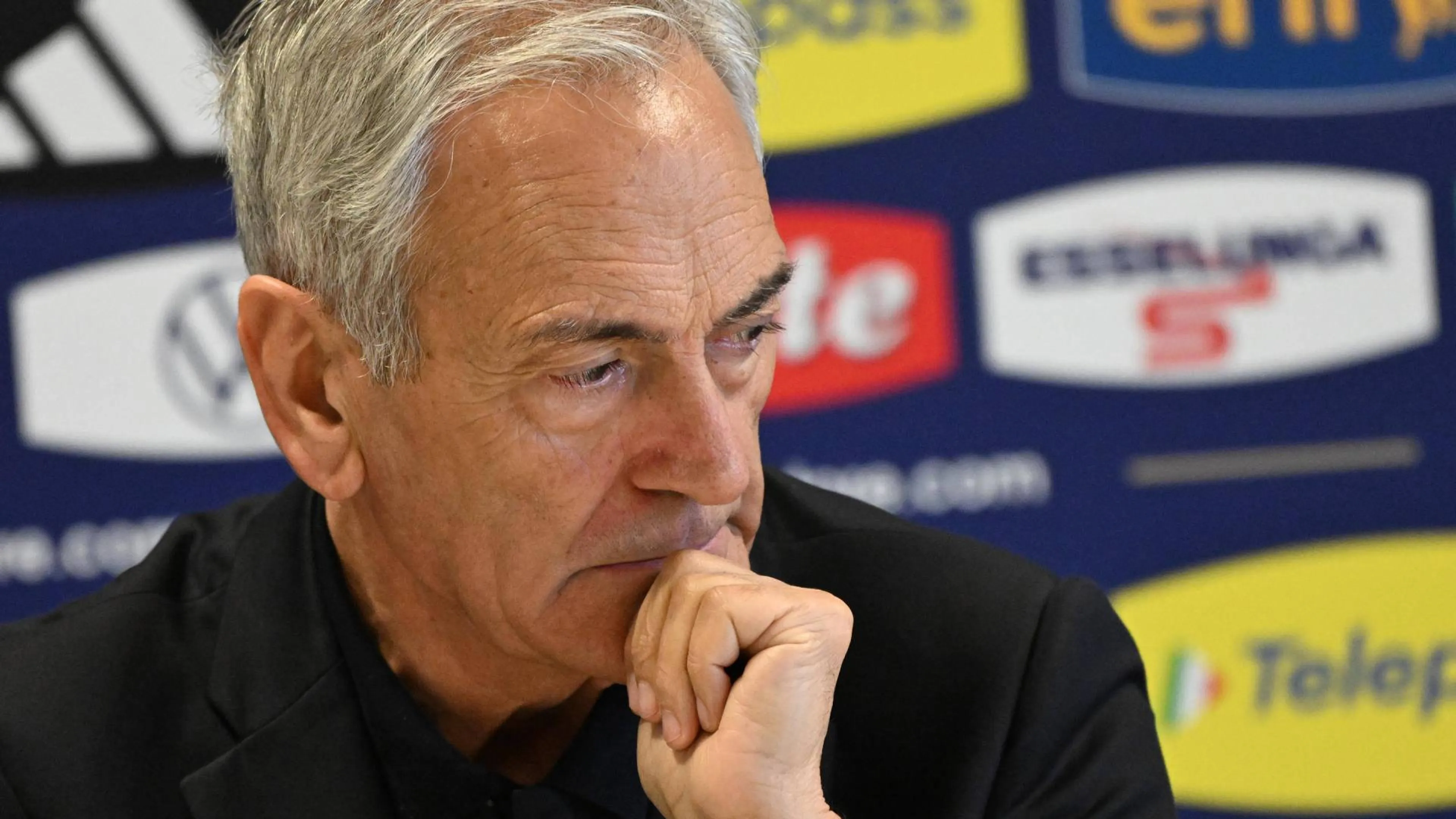 Copertina di "Situazione GRAVINISSIMA". Duro attacco di Oppini al presidente della Figc