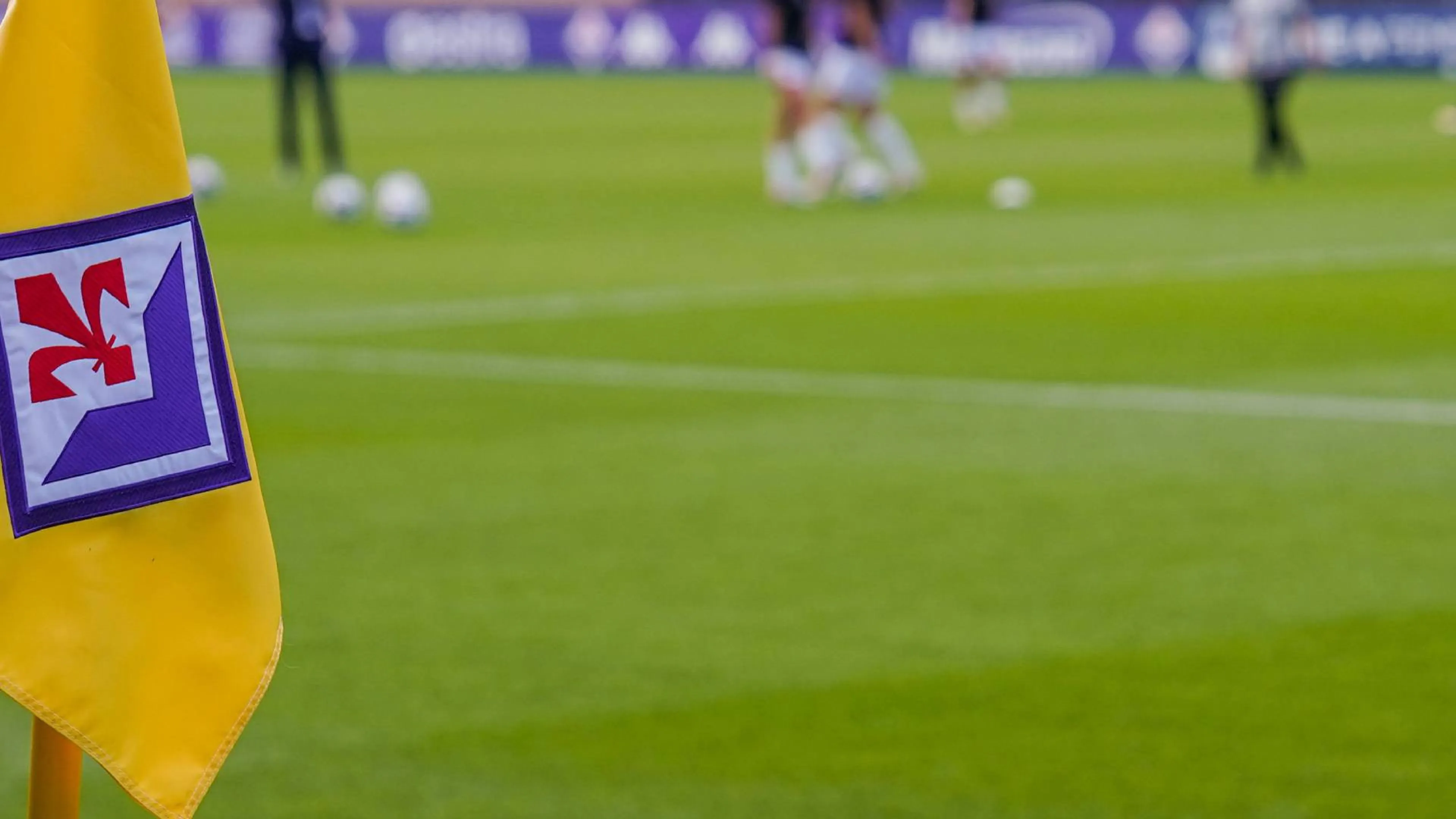 Fiorentina Under 18, fulmine in campo durante l'allenamento: attimi di paura al Viola Park (VIDEO)