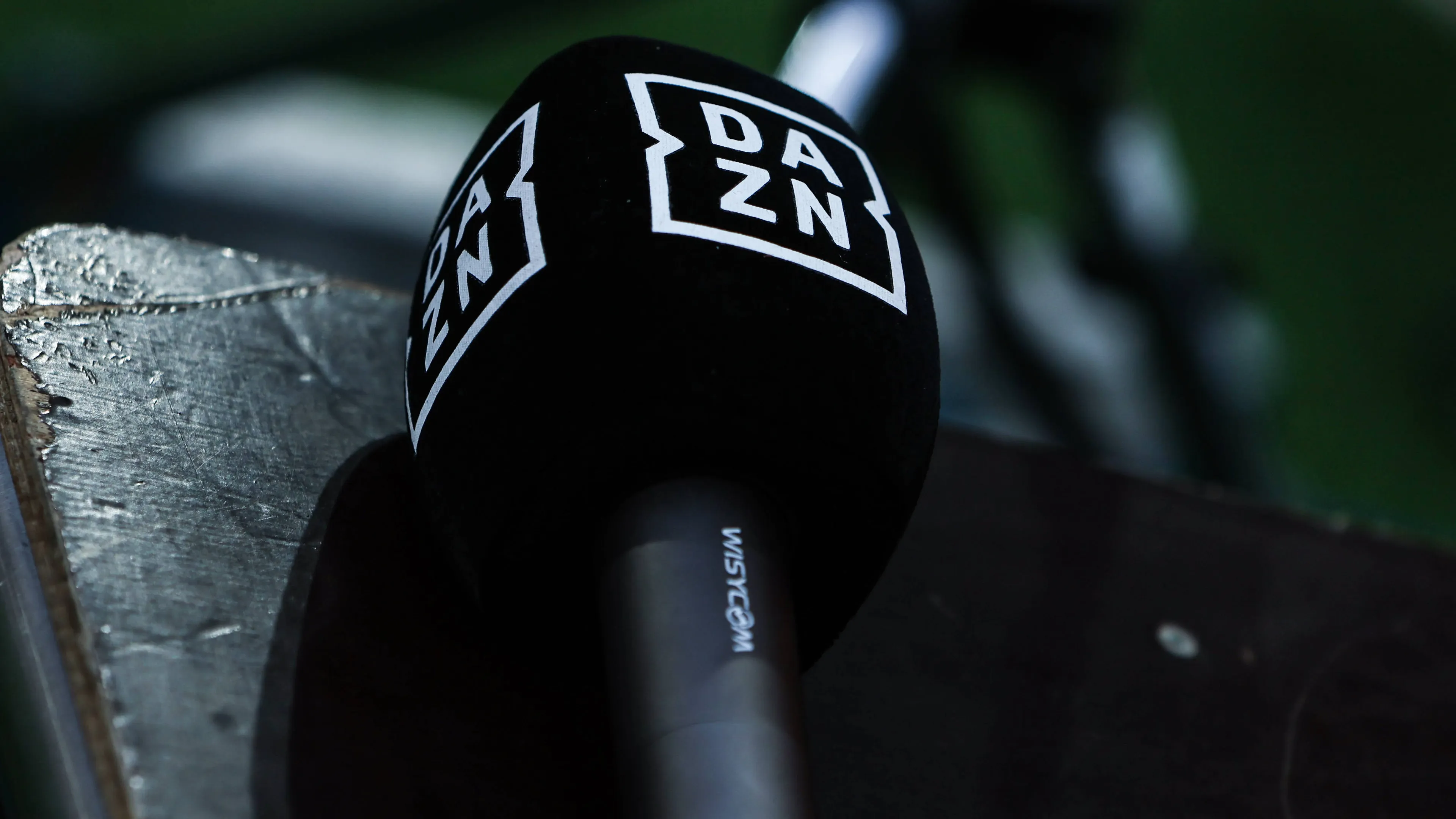 Streaming pirata KO: ACE e DAZN smantellano 'Calcio', colosso illegale