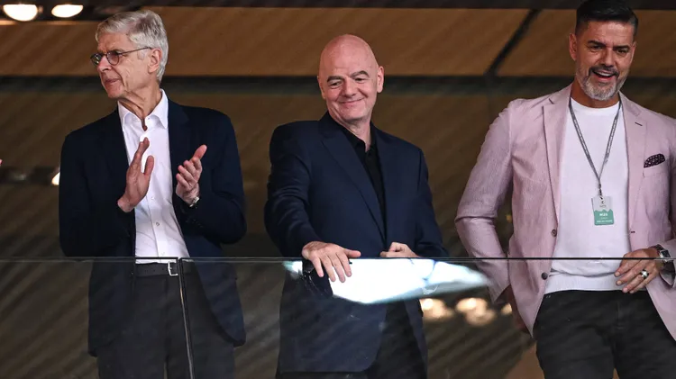 /images/f/u/s/fussball-frauen-euro-2025-viertelfinale-17072025-schweden-england-fifa-direktor-fuer-globale-fussballfoerderung-arsene-wenger-li-frankreich-fifa-praesident-gianni-infantino-mitte-schweiz-und-pascal-zuberbuehler-re-schweiz-football-women-euro-2025-quarterfinals-17-07-2025-sweden-england-fifa-director-of-global-football-development-arsene-wenger-left-france-fifa-president-gianni-infantino-center-switzerland-and-pascal-zuberbuehler-right-switzerlandjpg_1755597945154.jpg