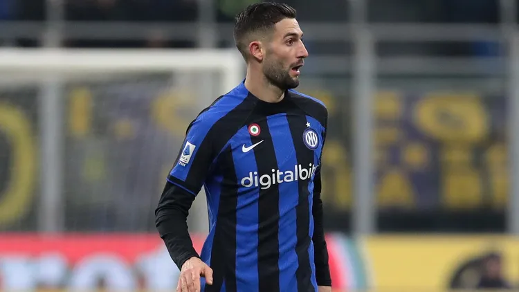 /images/g/a/g/gagliardini-euroderby.jpg