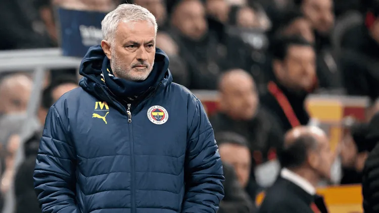 /images/g/a/l/galatasaray-fenerbahce-mourinho.png