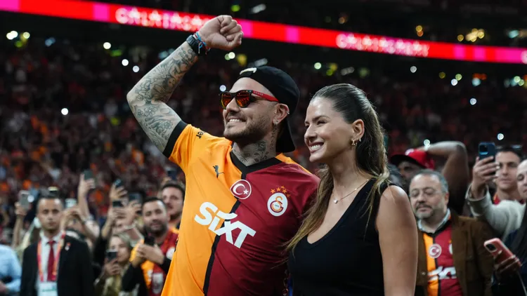 /images/g/a/l/galatasaray-lifted-the-championship-trophy-at-rams-park-istanbul-turkiye-may-30-mauro-icardi-l-of-galatasaray-celebrates-with-his-girlfriend-china-suarez-r-after-the-team-won-the-turkish-super-lig-championship-for-the-third-consecutive-time-and-the-25th-time-overall-following-the-38th-and-final-week-match-against-rams-basaksehir-at-rams-park-in-istanbul-turkiye-on-may-30-2025-hakan-akgun-anadolu-istanbul-turkey-editorial-use-only-please-get-in-touch-for-any-other-usage-copyright-x2025xanadoluxhakanxakgunxjpg_1752140540738.jpg