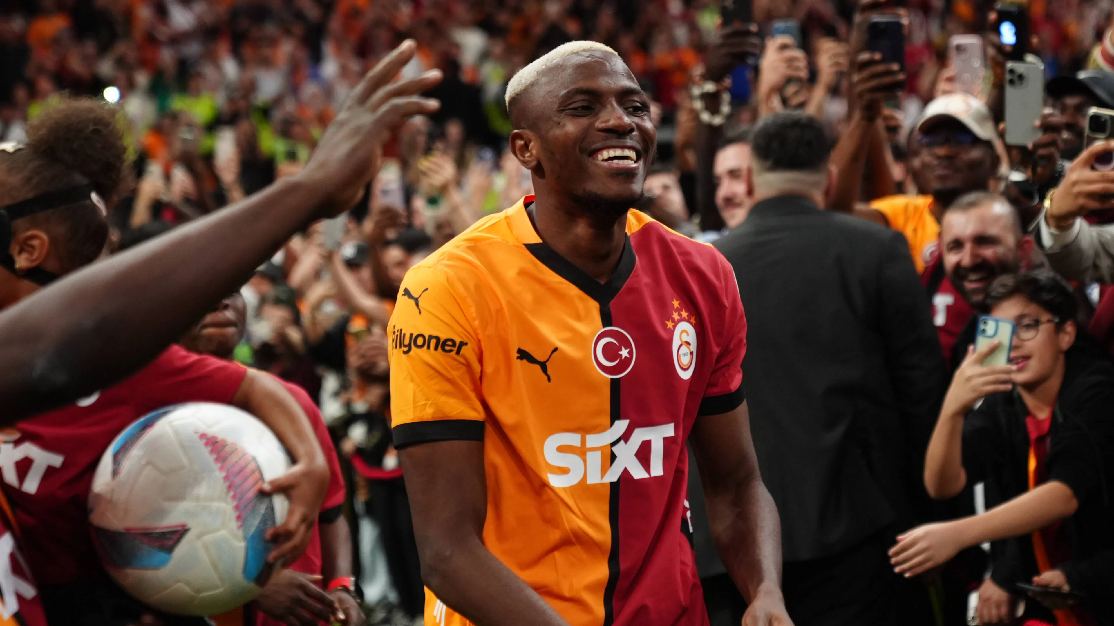 Osimhen e la Juventus: la clausola anti-Italia che frena tutto. Di cosa si tratta