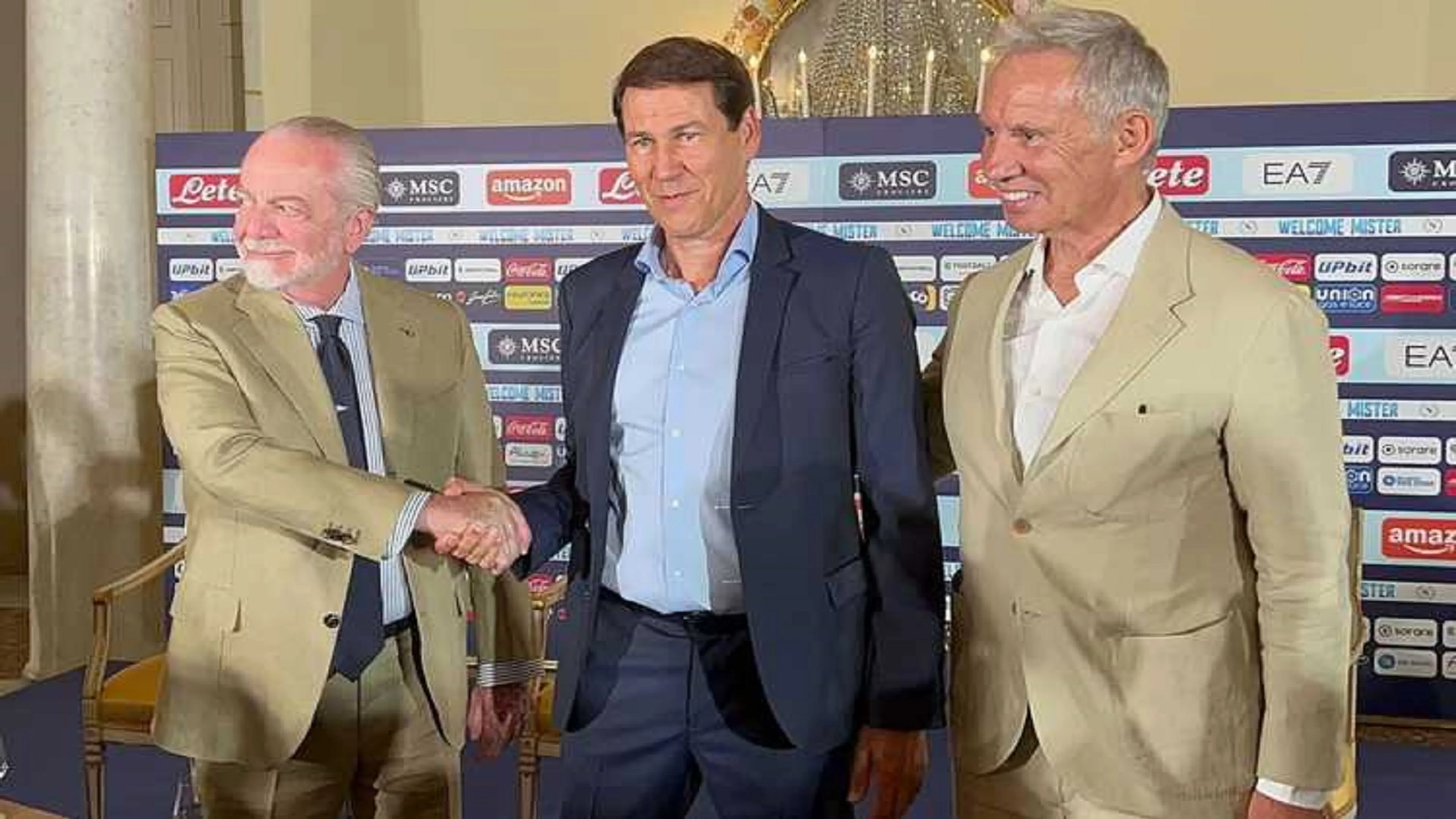 Copertina di NAPOLI Garcia si presenta così: "Metterò la sveglia a tutti. Ho tanti Gervinho in rosa"