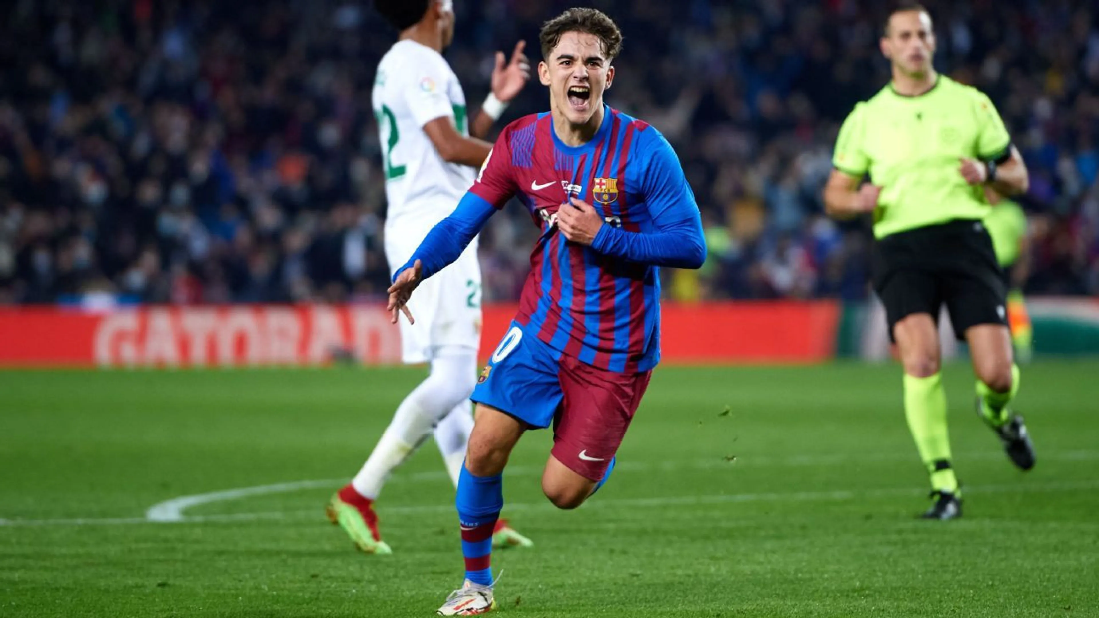 Copertina di La stellina del Barça Gavi sempre con gli scarpini slacciati. Il motivo? Decisamente banale…