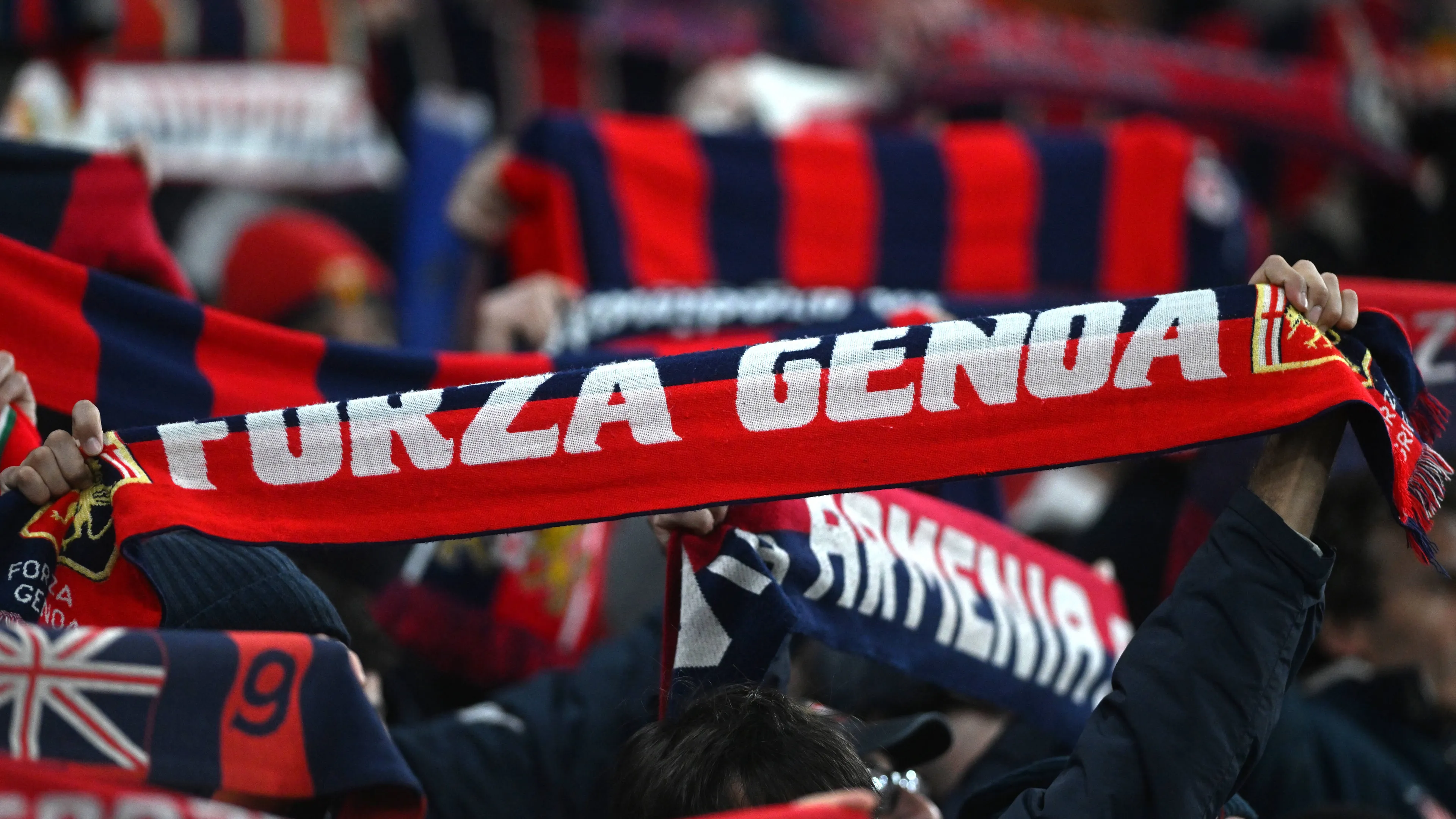 Genoa-Kaiserslautern annullata: tensioni tra tifoserie bloccano il match