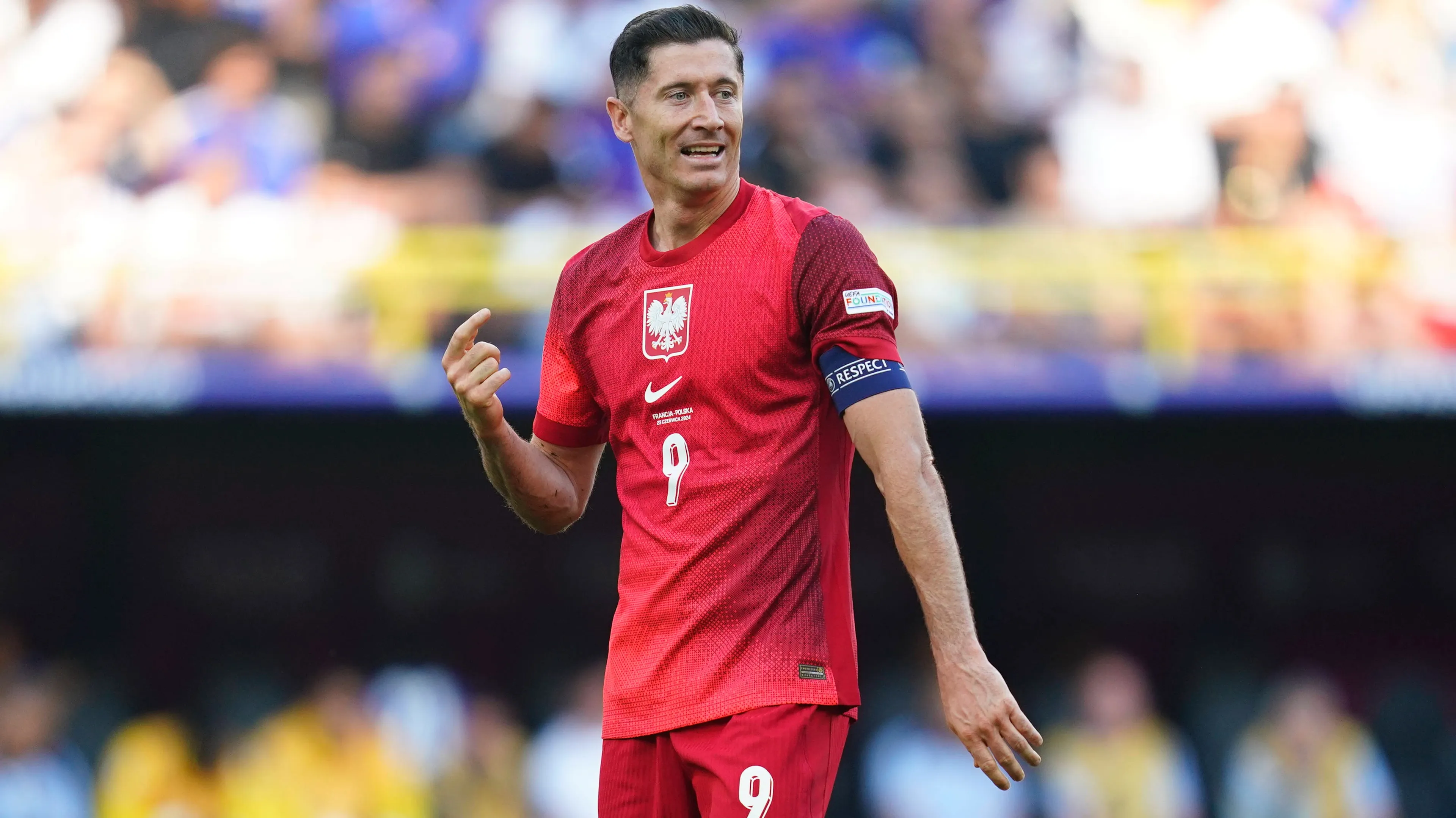 Clamoroso Polonia, Lewandowski perde la fascia da capitano e i compagni esultano