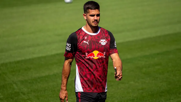 /images/g/e/r/ger-leipzig-fuball-oeffentliches-training-rb-leipzig-im-bild-vl-andre-silva-rb-leipzig-37-11082025-rb-leipzig-training-akademie-cottaweg-leipzig-dfl-dfb-regulations-prohibit-any-use-of-photographs-as-image-sequences-and-or-quasi-video-ger-leipzig-fuball-oeffentliches-training-rb-leipzig-im-bild-v-l-andre-silva-rb-leipzig-37-11-08-2025-rb-leipzig-training-akademie-cottaweg-leipzig-dfl-dfb-regulations-prohibit-any-use-of-photographs-as-image-sequences-and-or-quasi-video-copyright-hmbxmedia-paulxfritzjpg_1755549272908.jpg